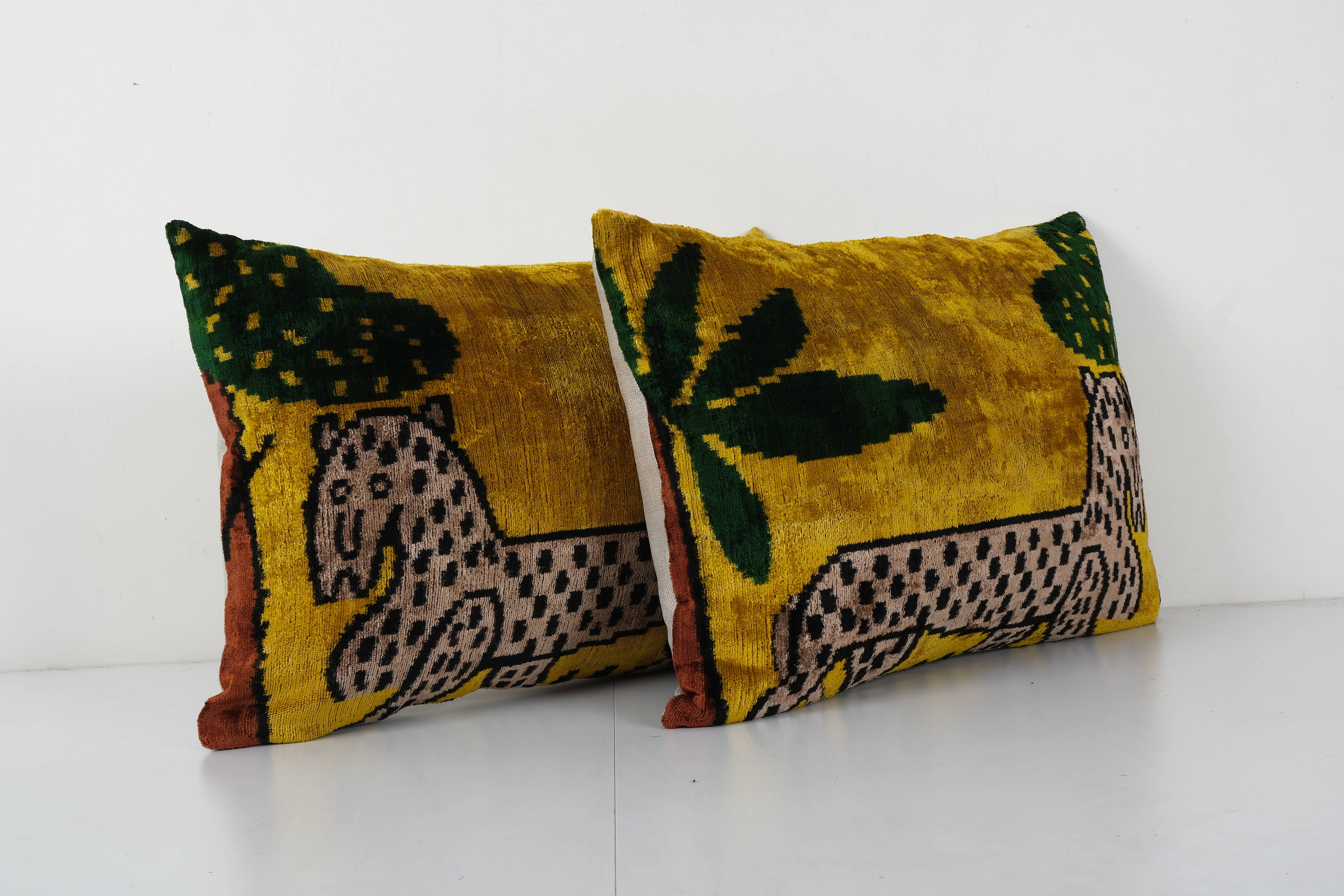 Tiger Silk Ikat Velvet Pillow Cover Set of 2 | 16'' x 24''