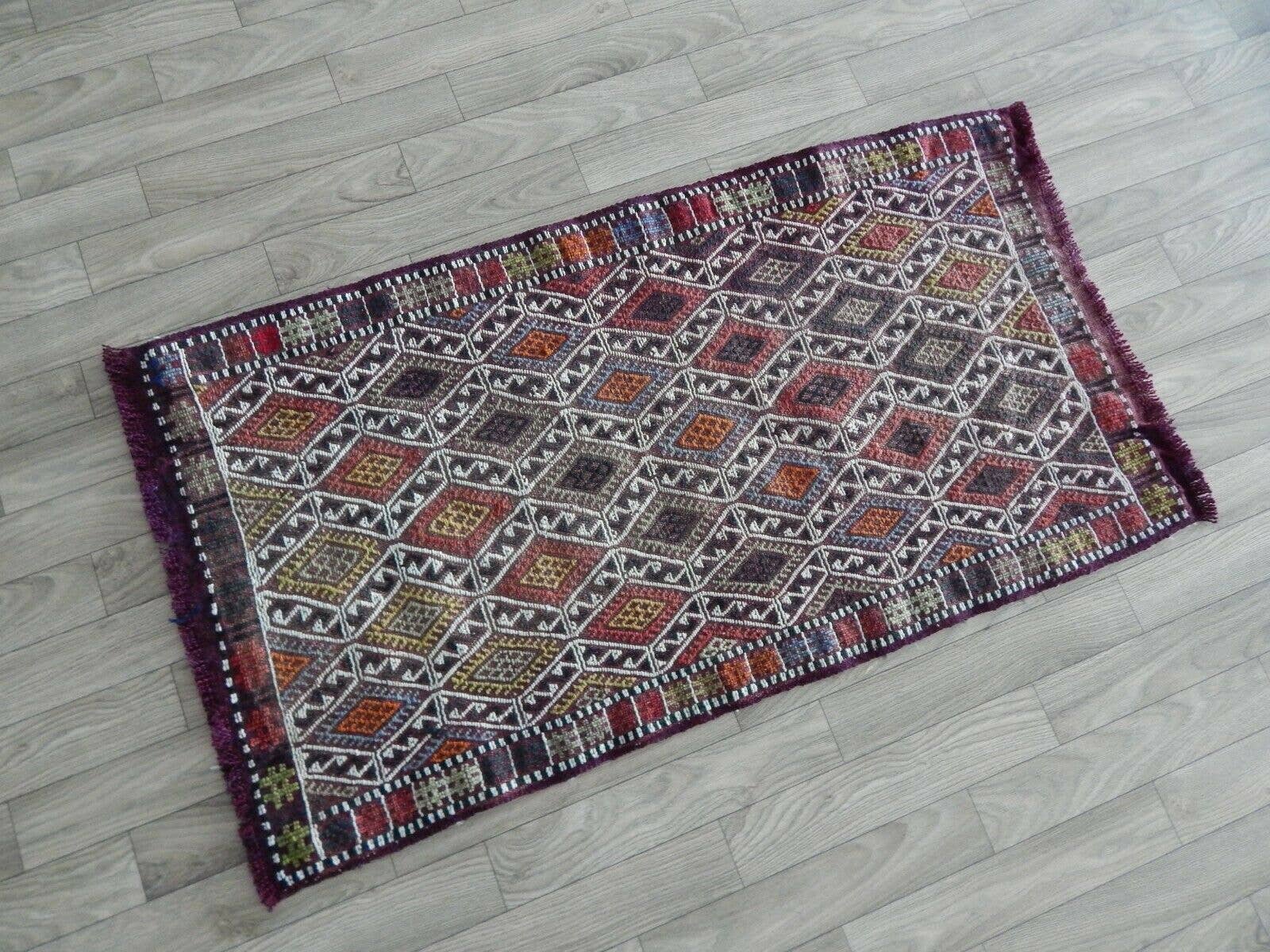 Vintage Turkish Kilim Rug 20'' x 38''