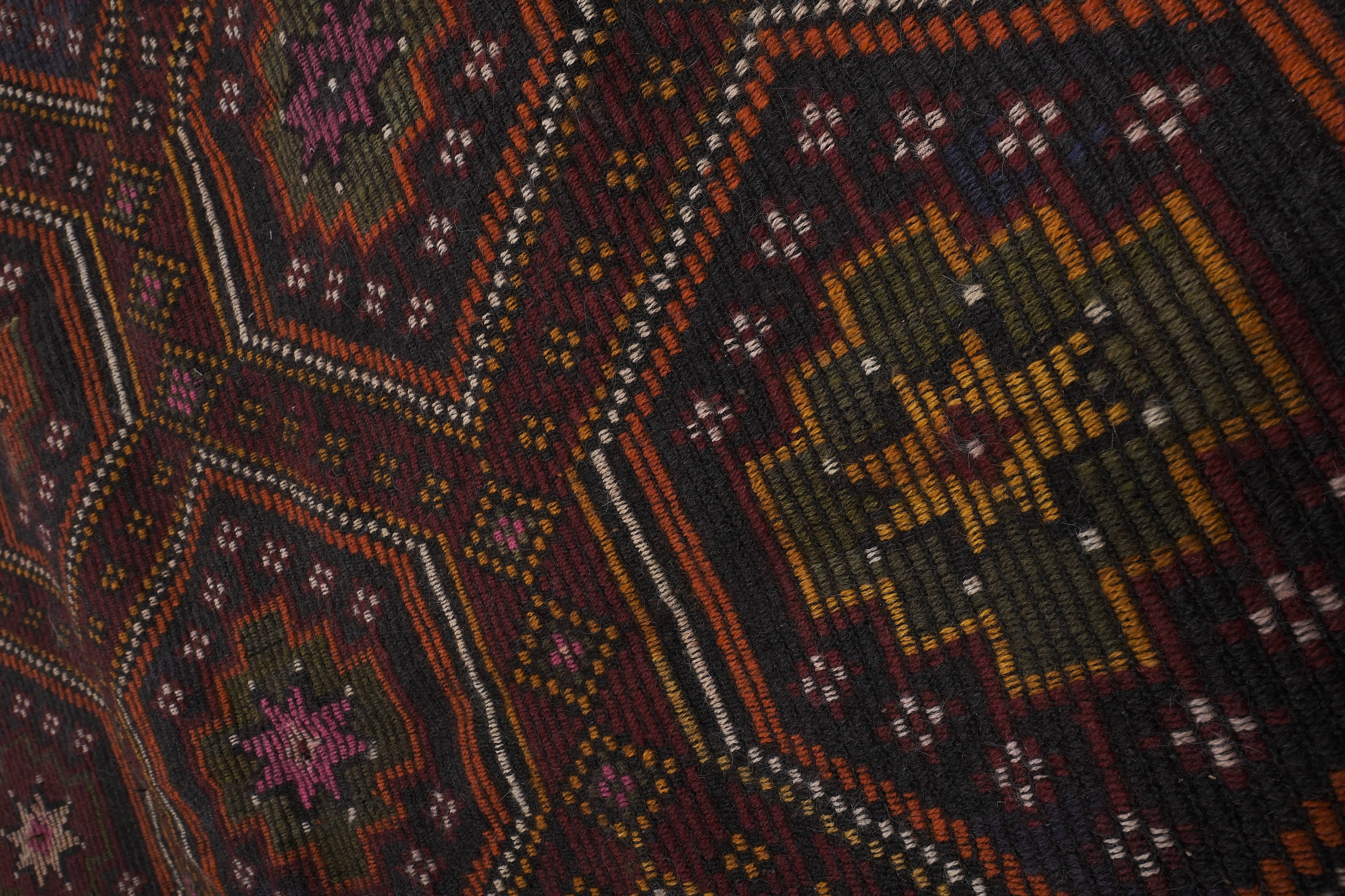 Vintage Turkish Kilim Rug 5'7'' x 9'7''