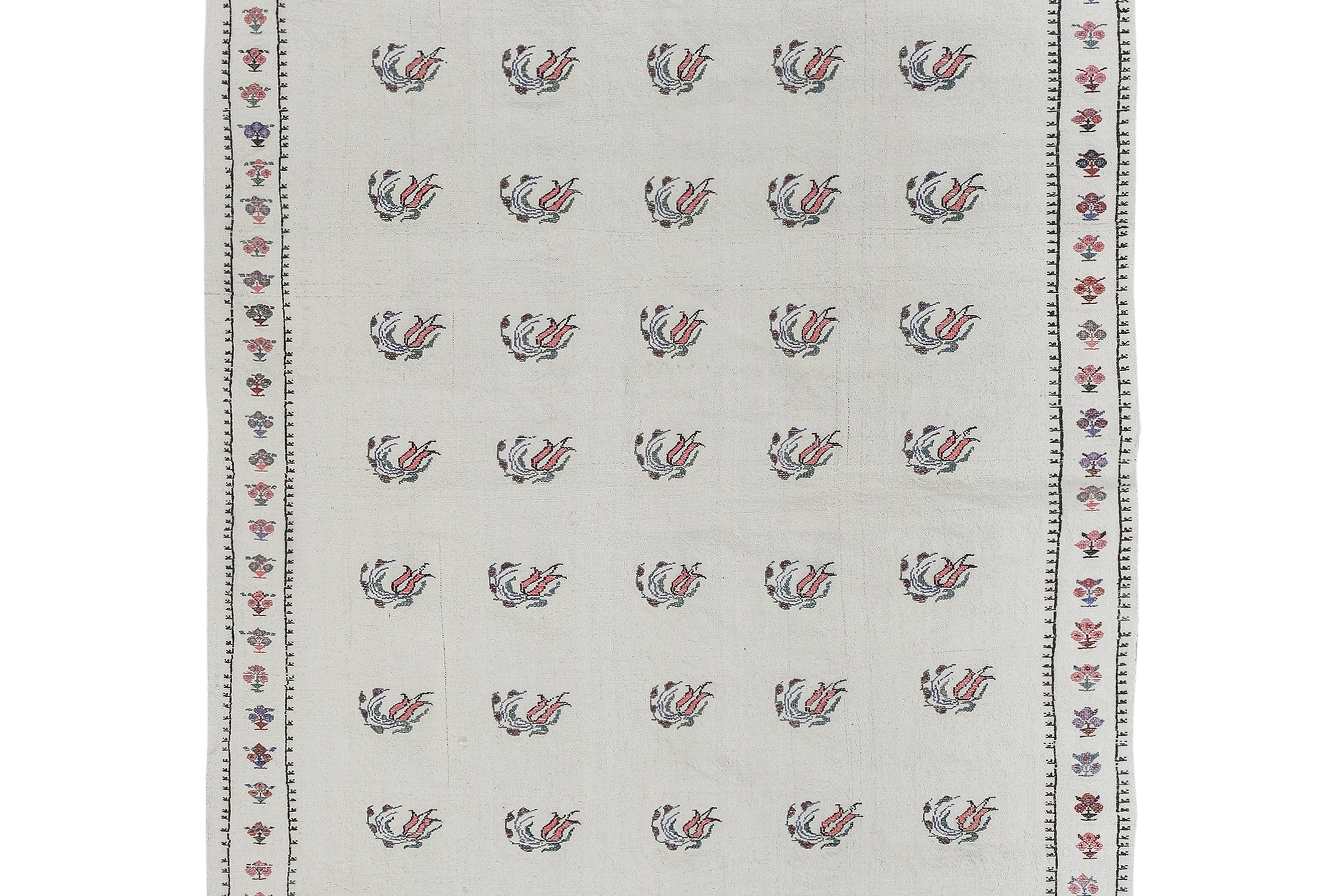 Vintage Turkish Kilim Rug 5'1'' x 6'11''