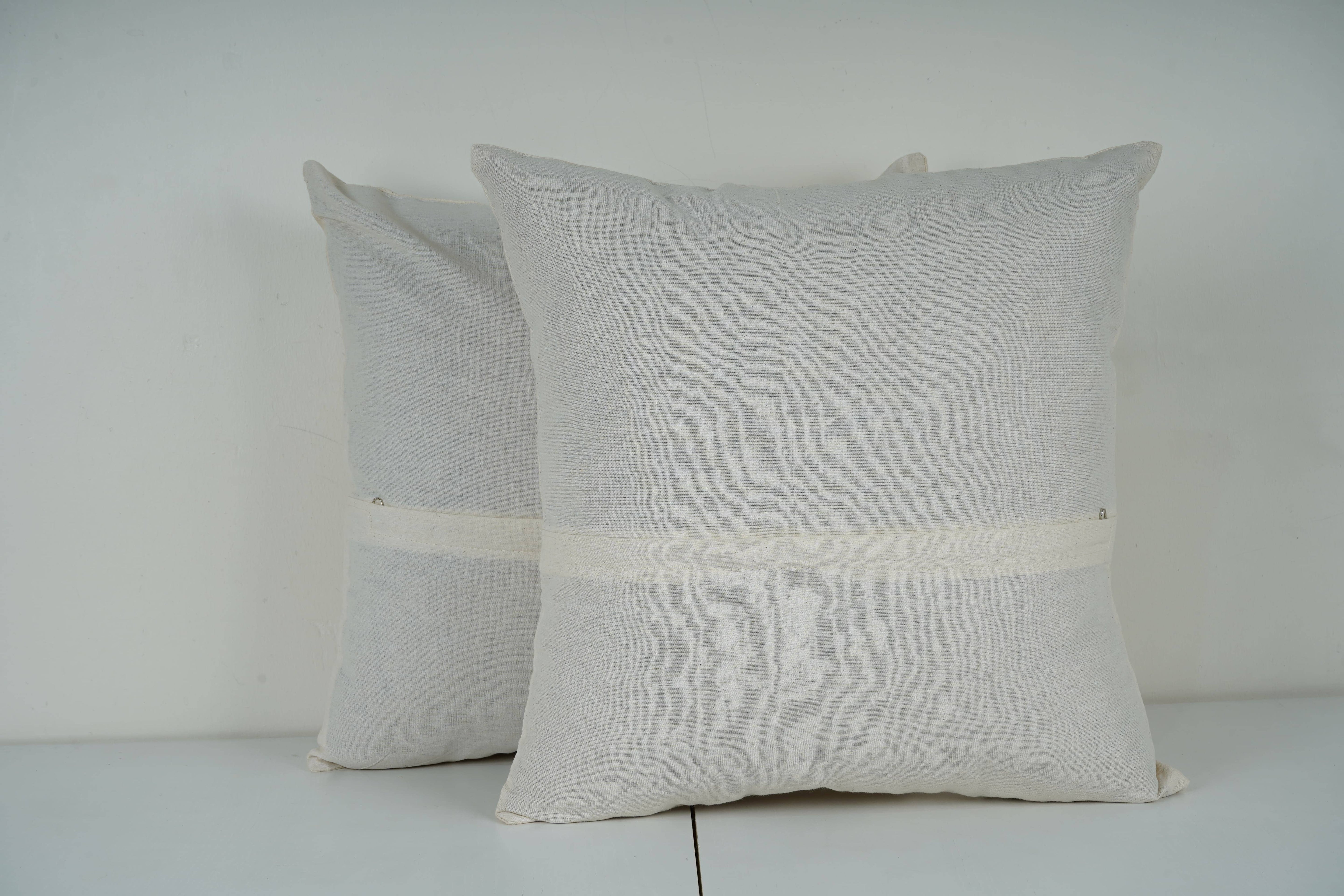 Turtle Suzani Pillow Cover | 18'' x 19''
