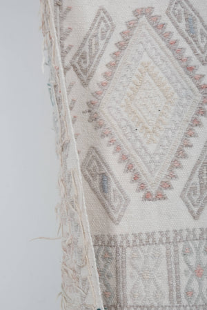 Vintage Turkish Kilim Rug 4'1'' x 7'1''