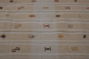 Vintage Turkish Kilim Rug 4'1'' x 6'9''
