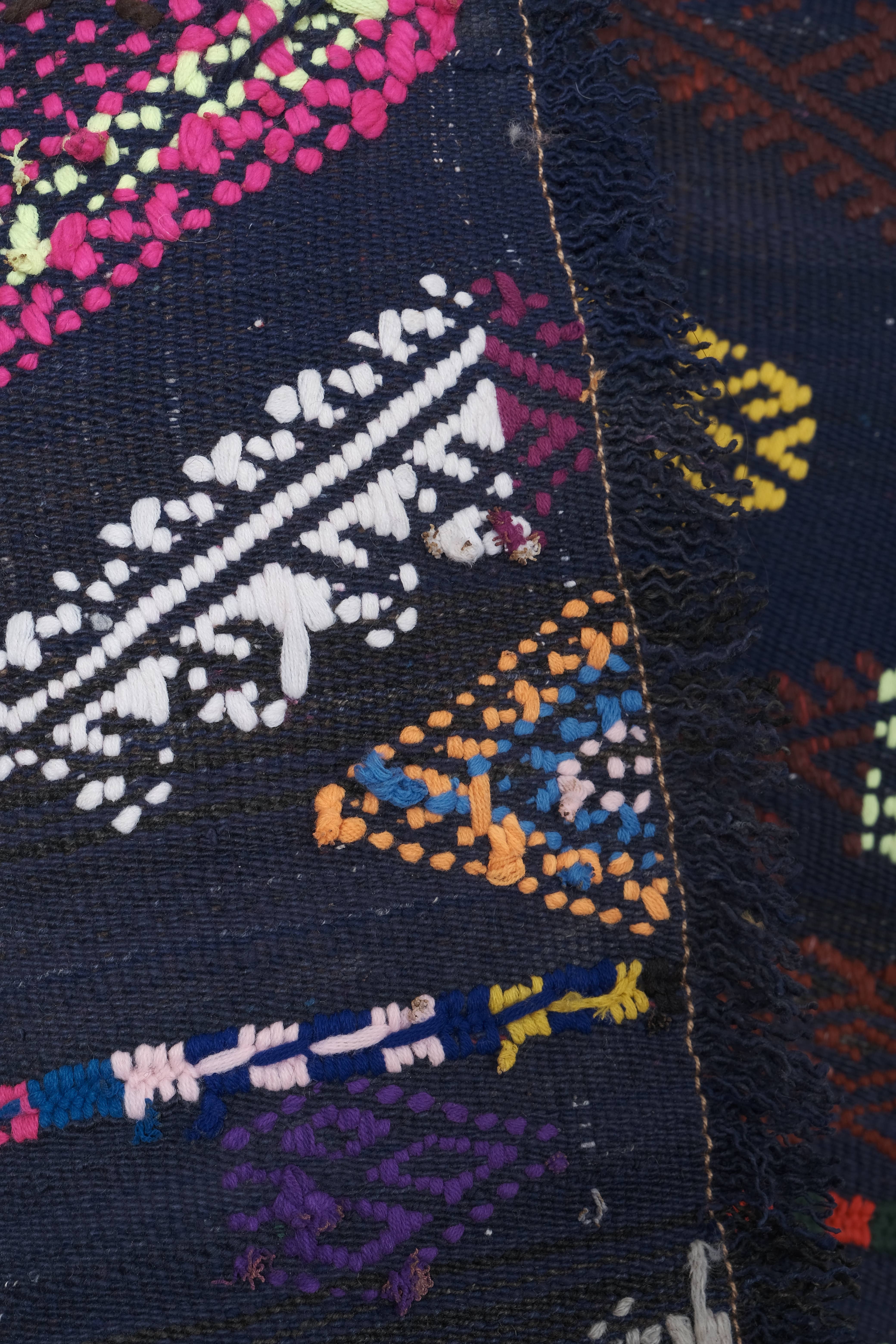 Vintage Kurdish Kilim Rug 5'7'' x 9'8''