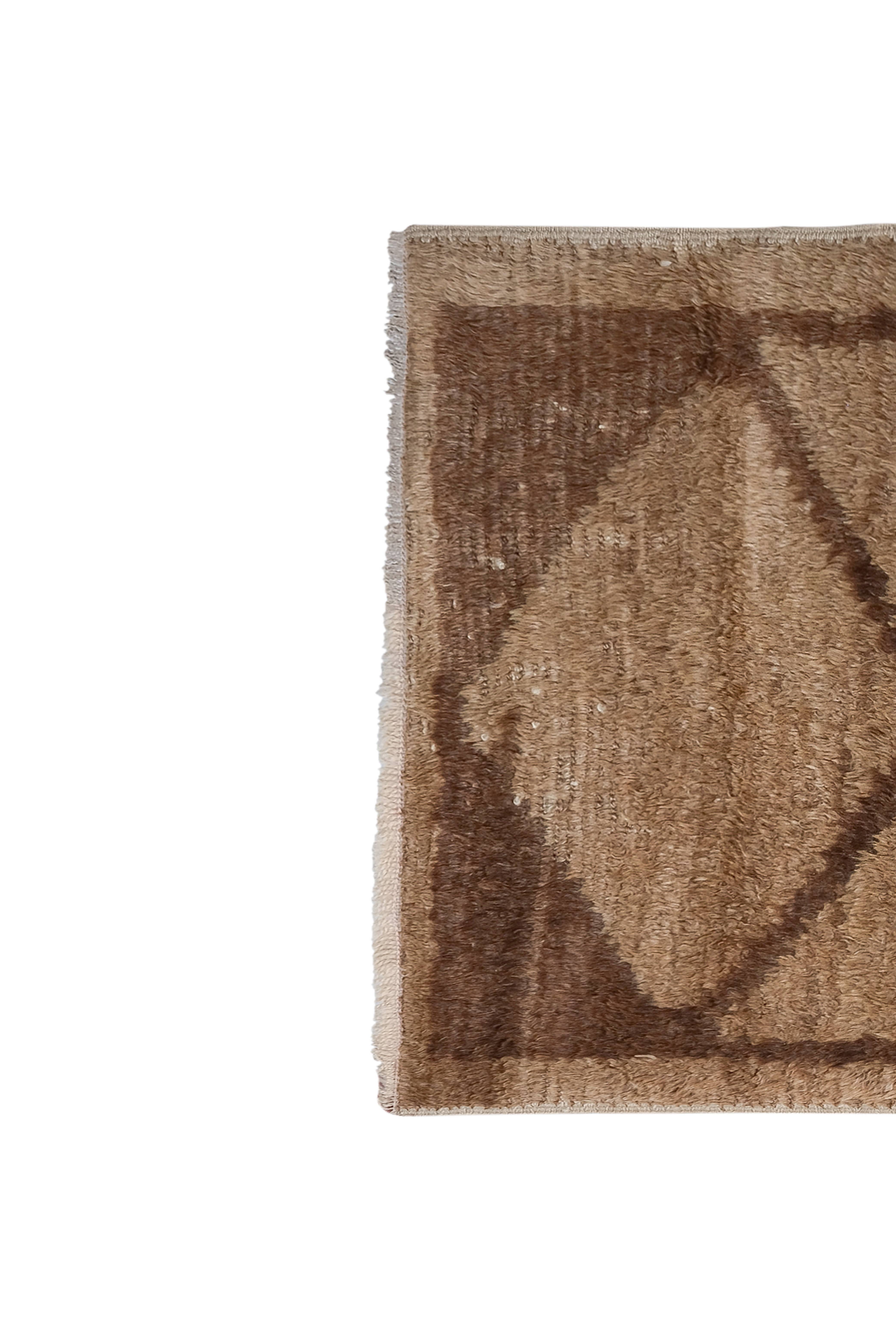 Vintage Checkered Turkish Shaggy Tulu Rug 28'' x 54''