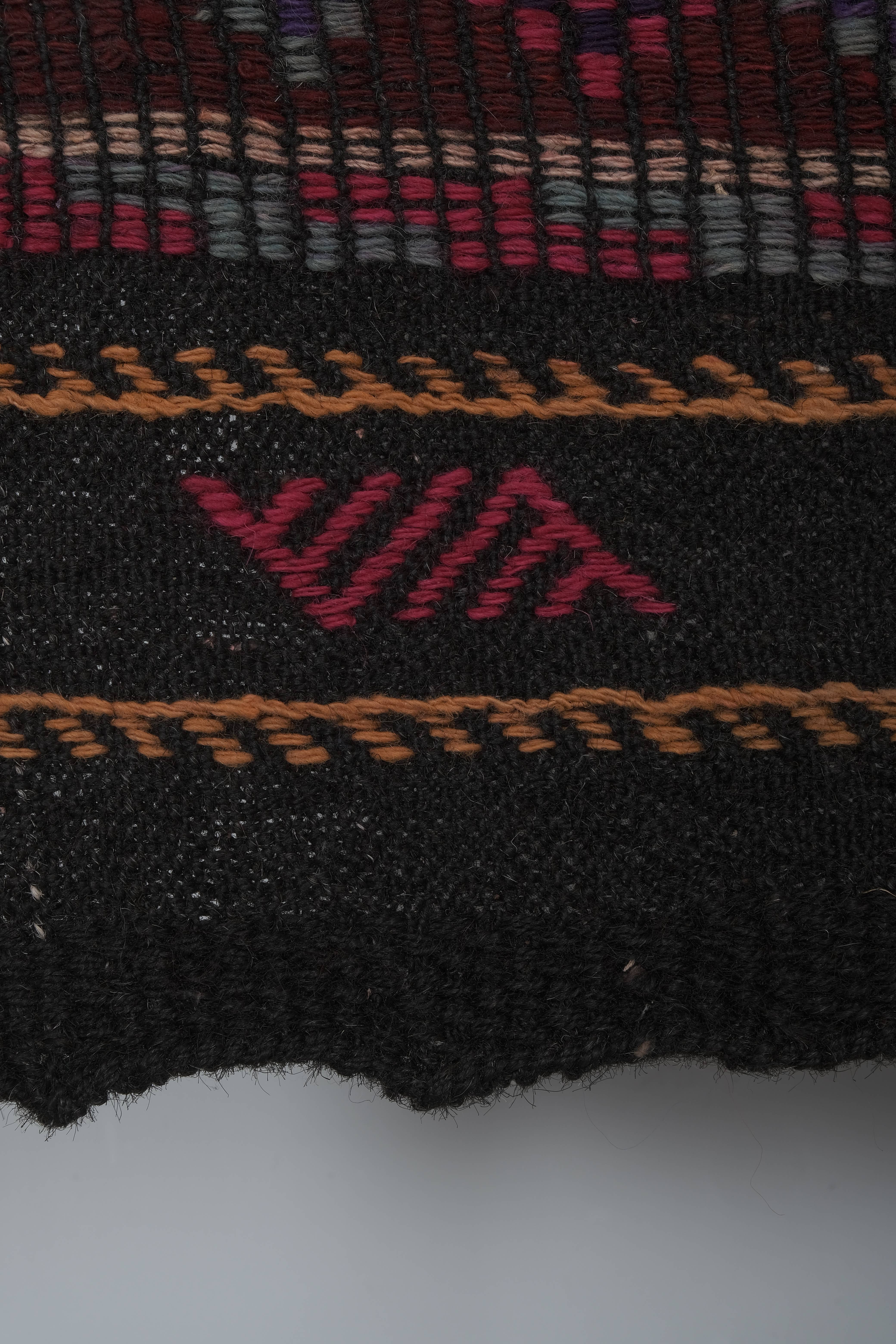 Vintage Turkish Kilim Rug 5'9'' x 8'3''
