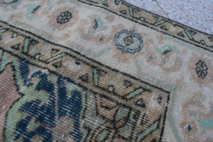 Vintage Turkish Rug 26'' x 35''