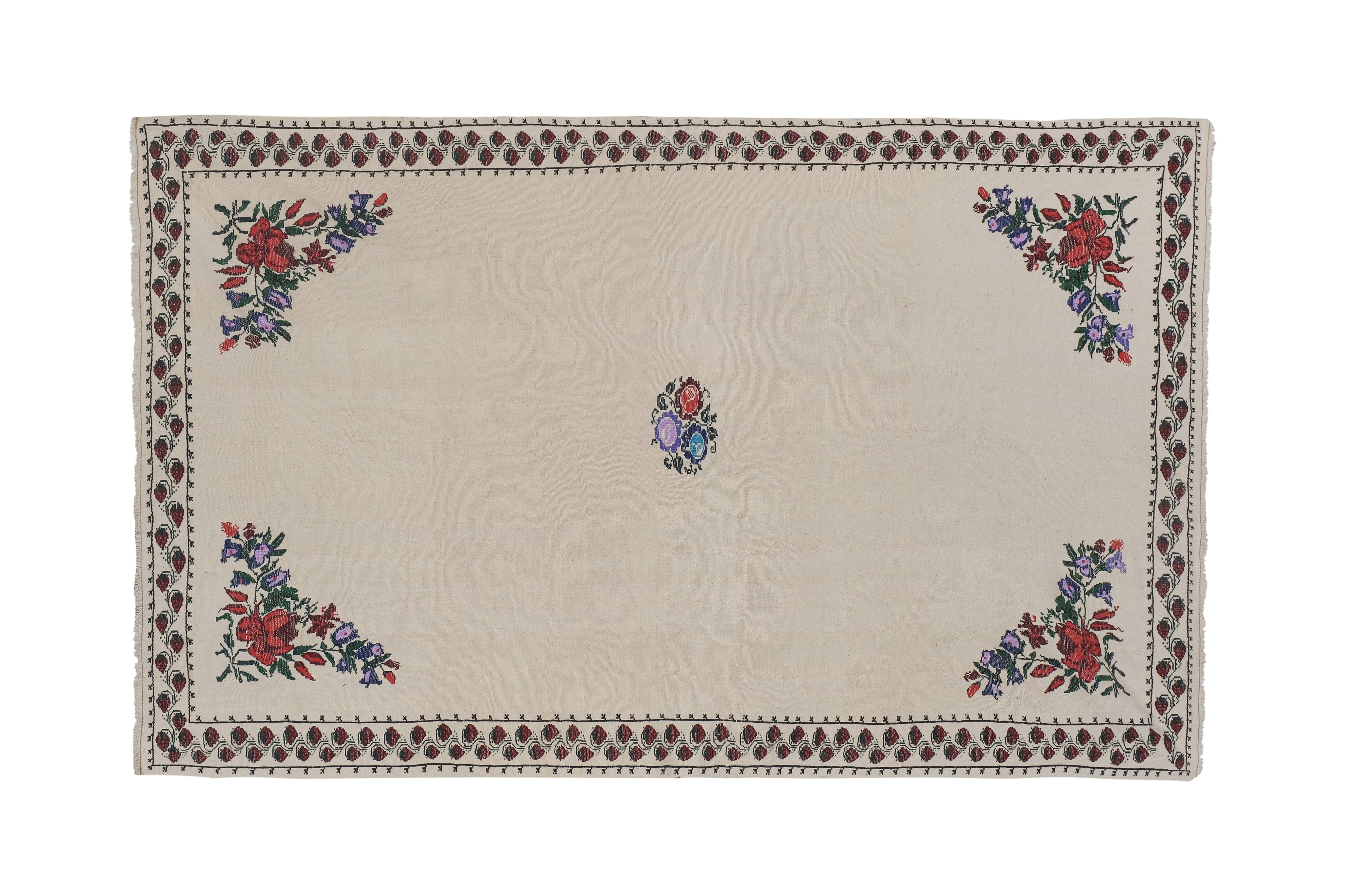 Vintage Turkish Kilim Rug 5'5'' x 8'2''