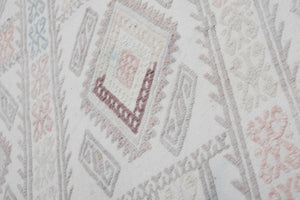 Vintage Turkish Kilim Rug 4'1'' x 7'1''