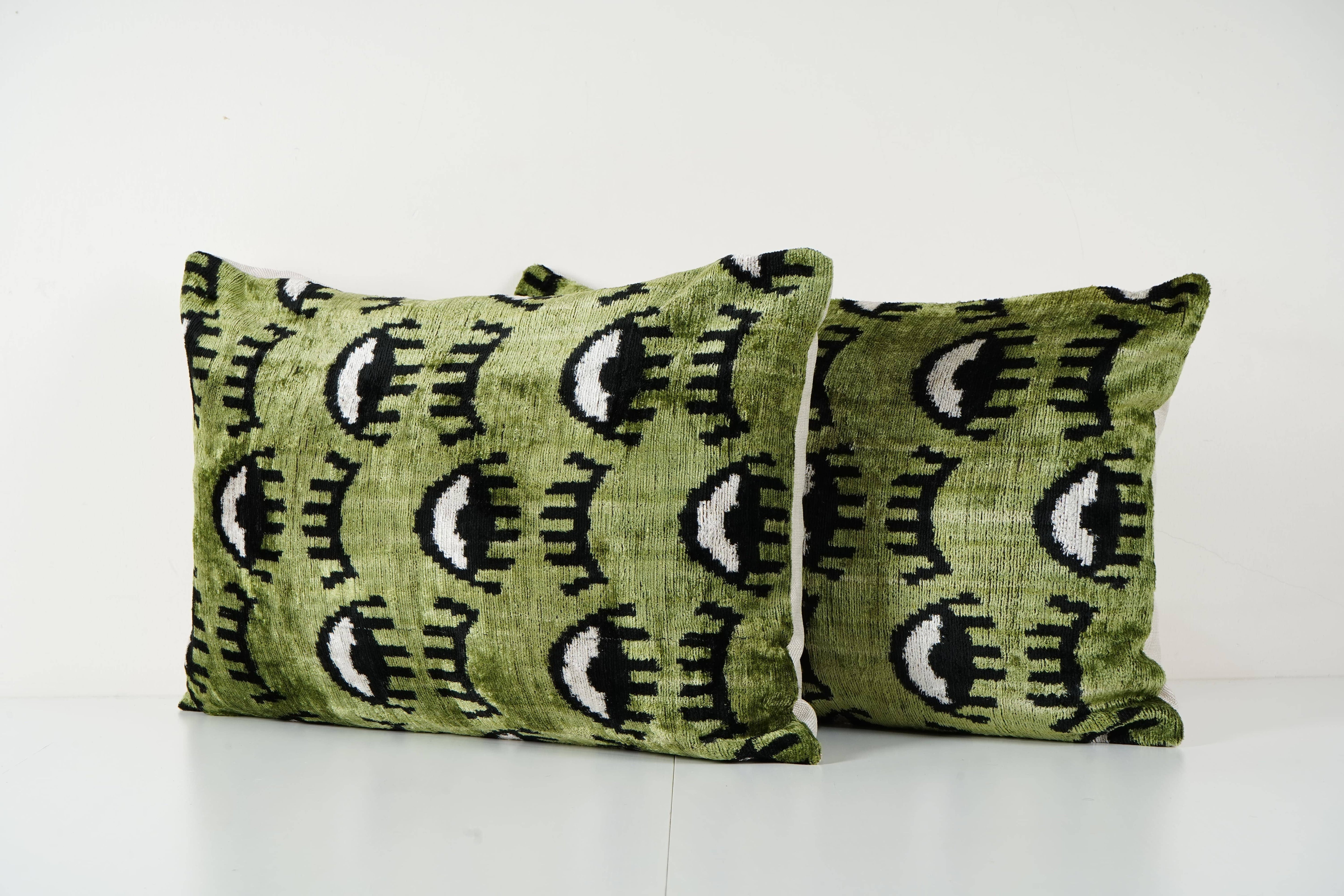 Silk Ikat Velvet Pillow Cover Set of 2 | 16'' x 24''