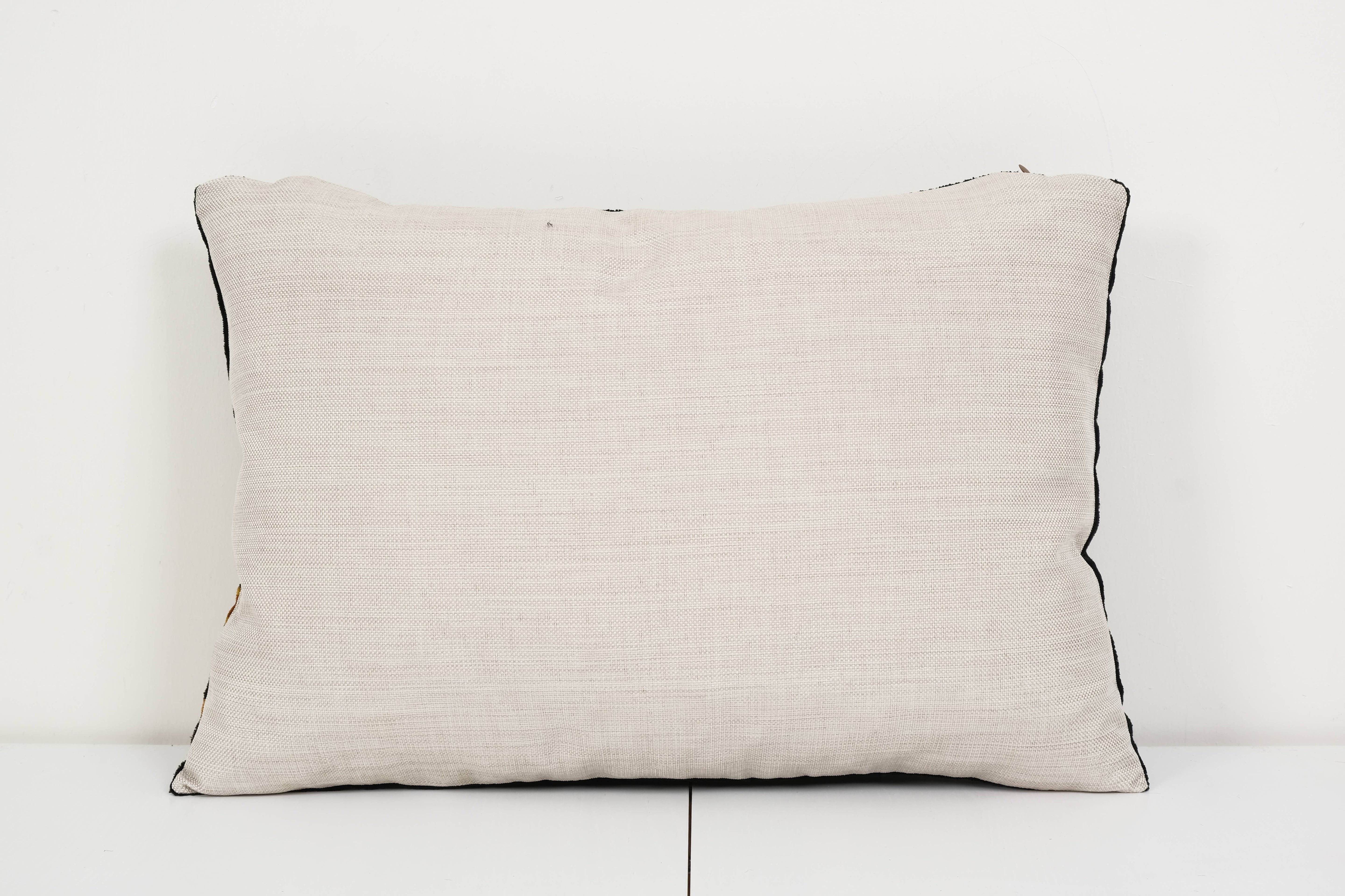 Tiger Silk Ikat Velvet Pillow Cover | 16'' x 24''