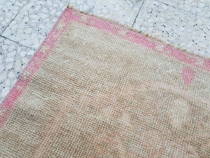 Vintage Oushak Rug 23'' x 28''