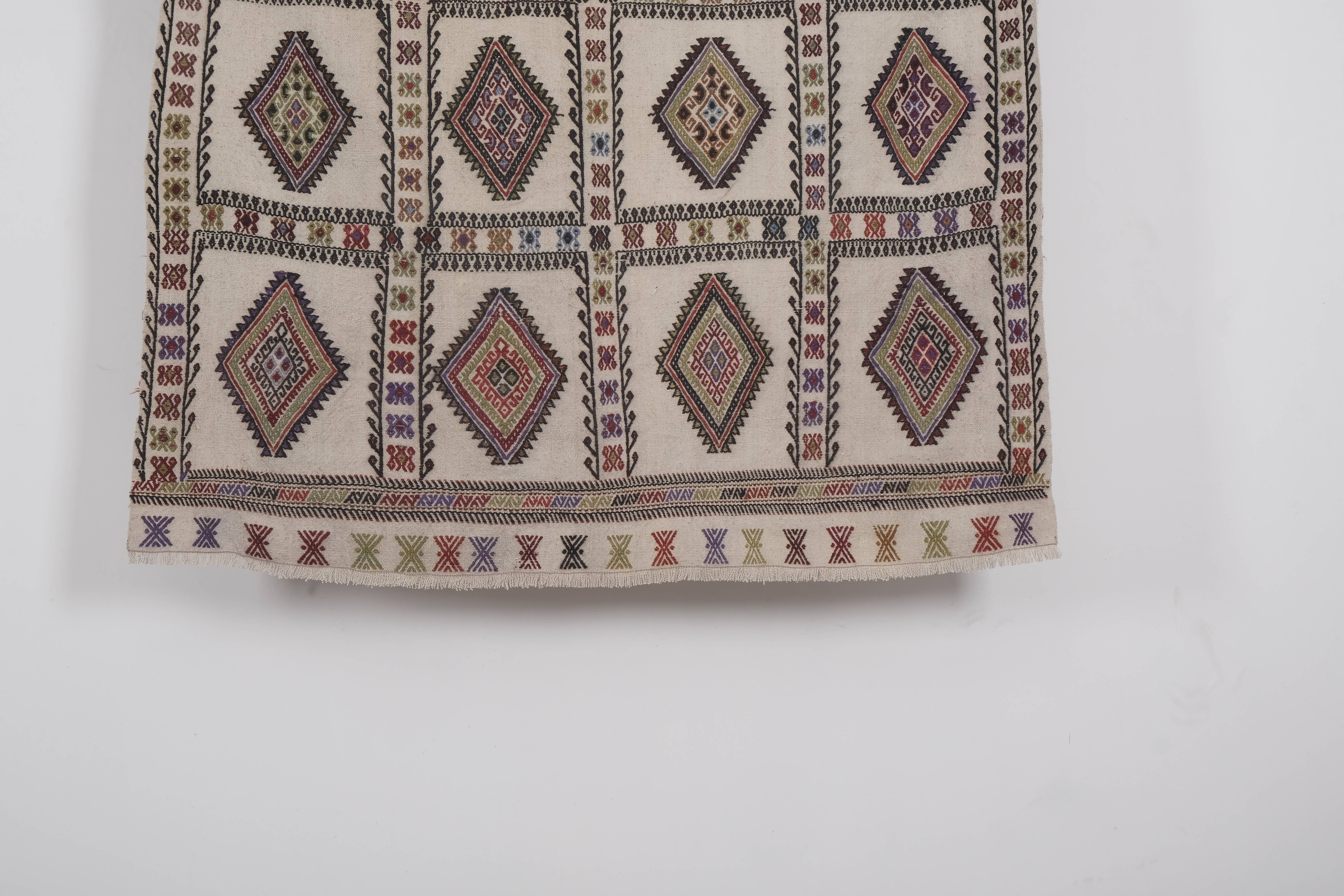 Vintage Turkish Kilim Rug 4'11'' x 6'10''