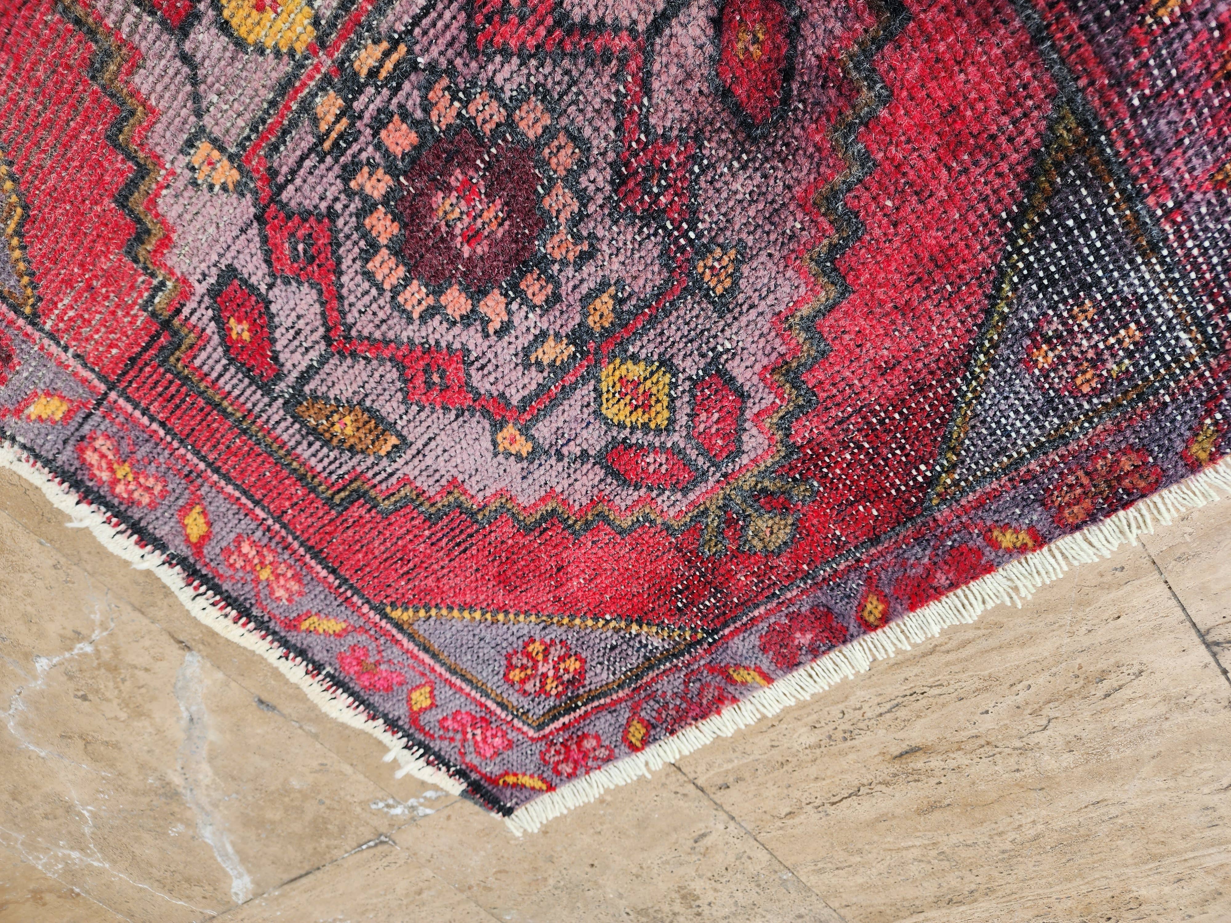 Vintage Turkish Rug 25'' x 28''