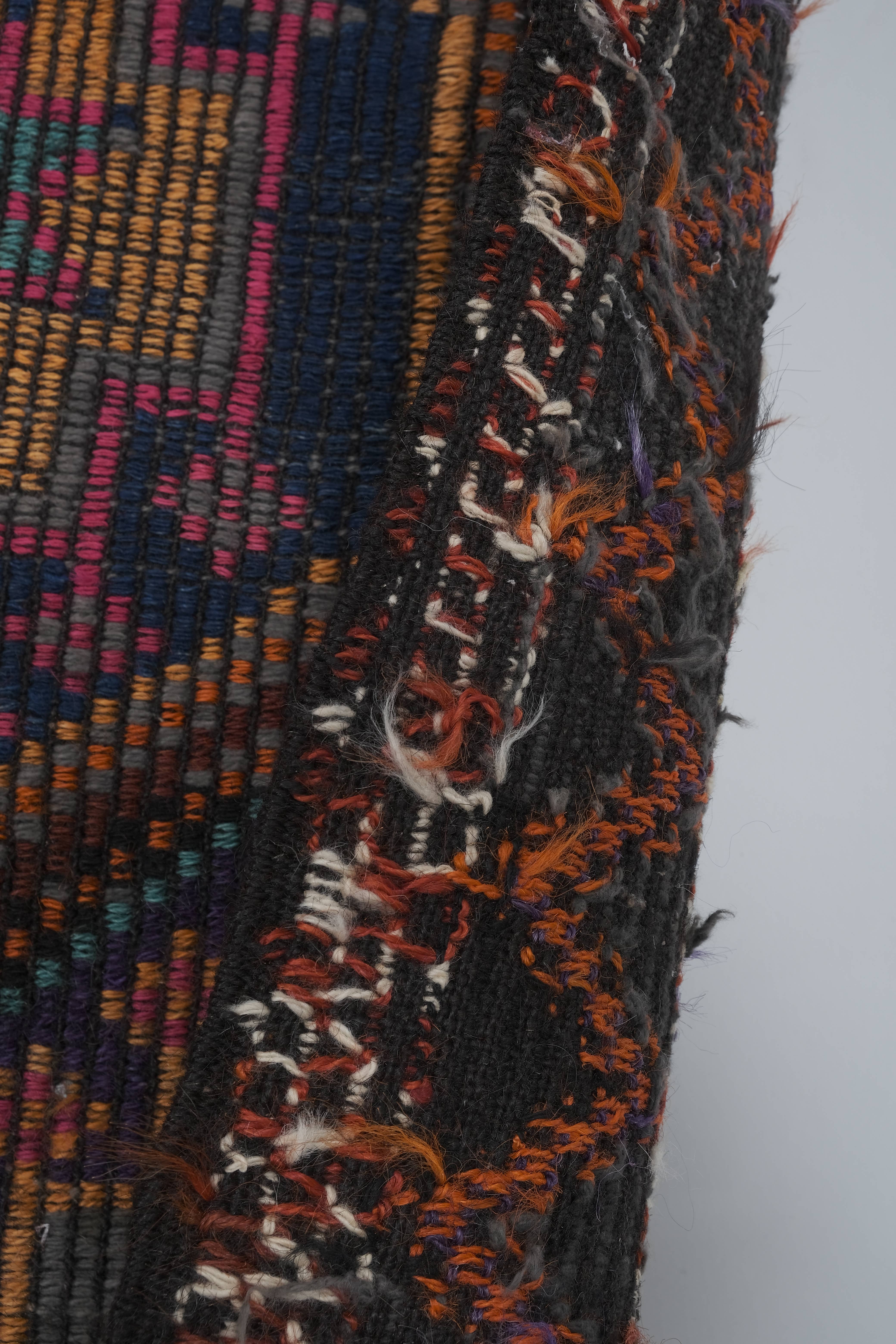 Vintage Turkish Kilim Rug 5'6'' x 9'2''