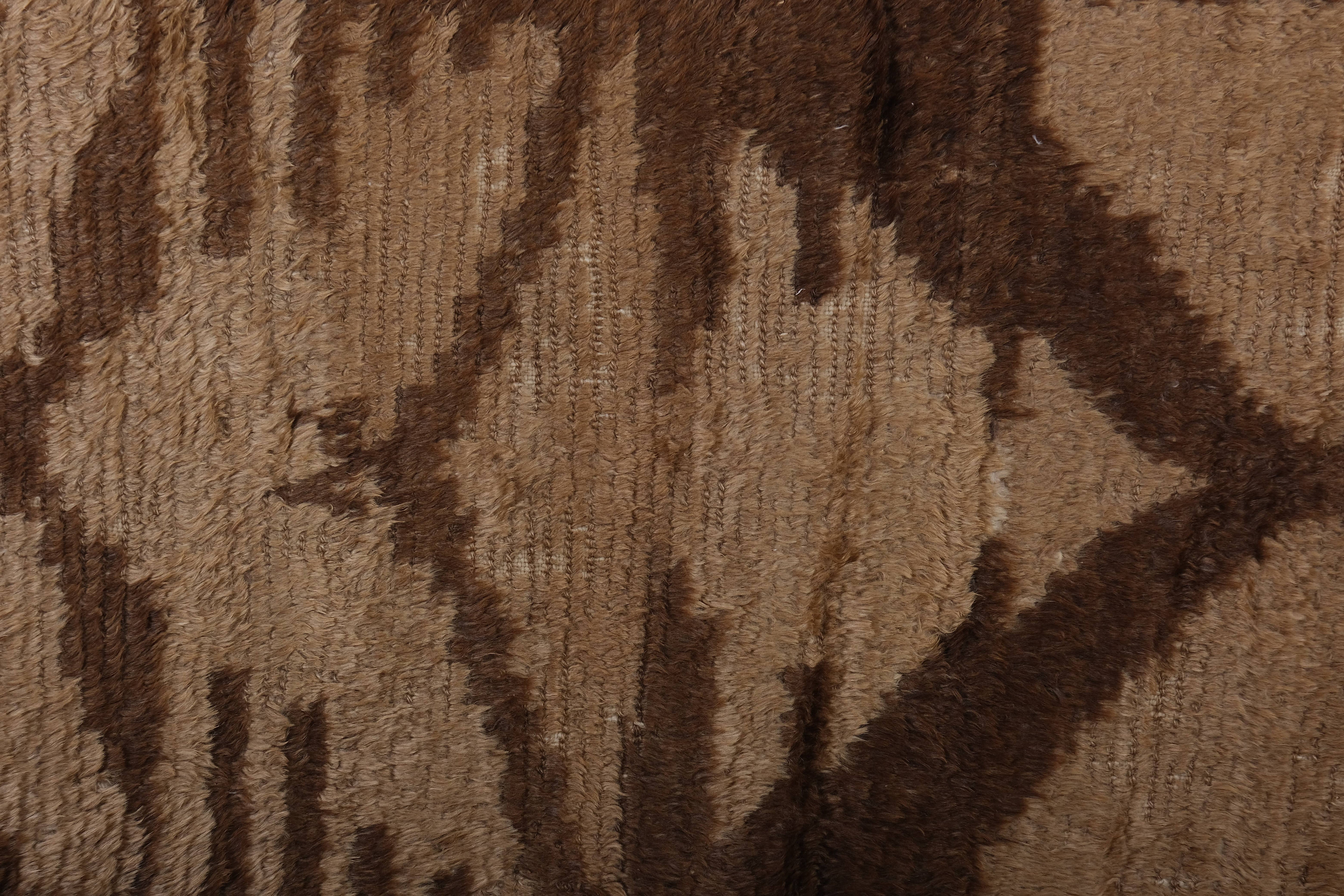 Vintage Checkered Turkish Shaggy Tulu Rug 28'' x 54''