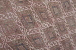 Vintage Turkish Kilim Rug 5'5'' x 7'8''