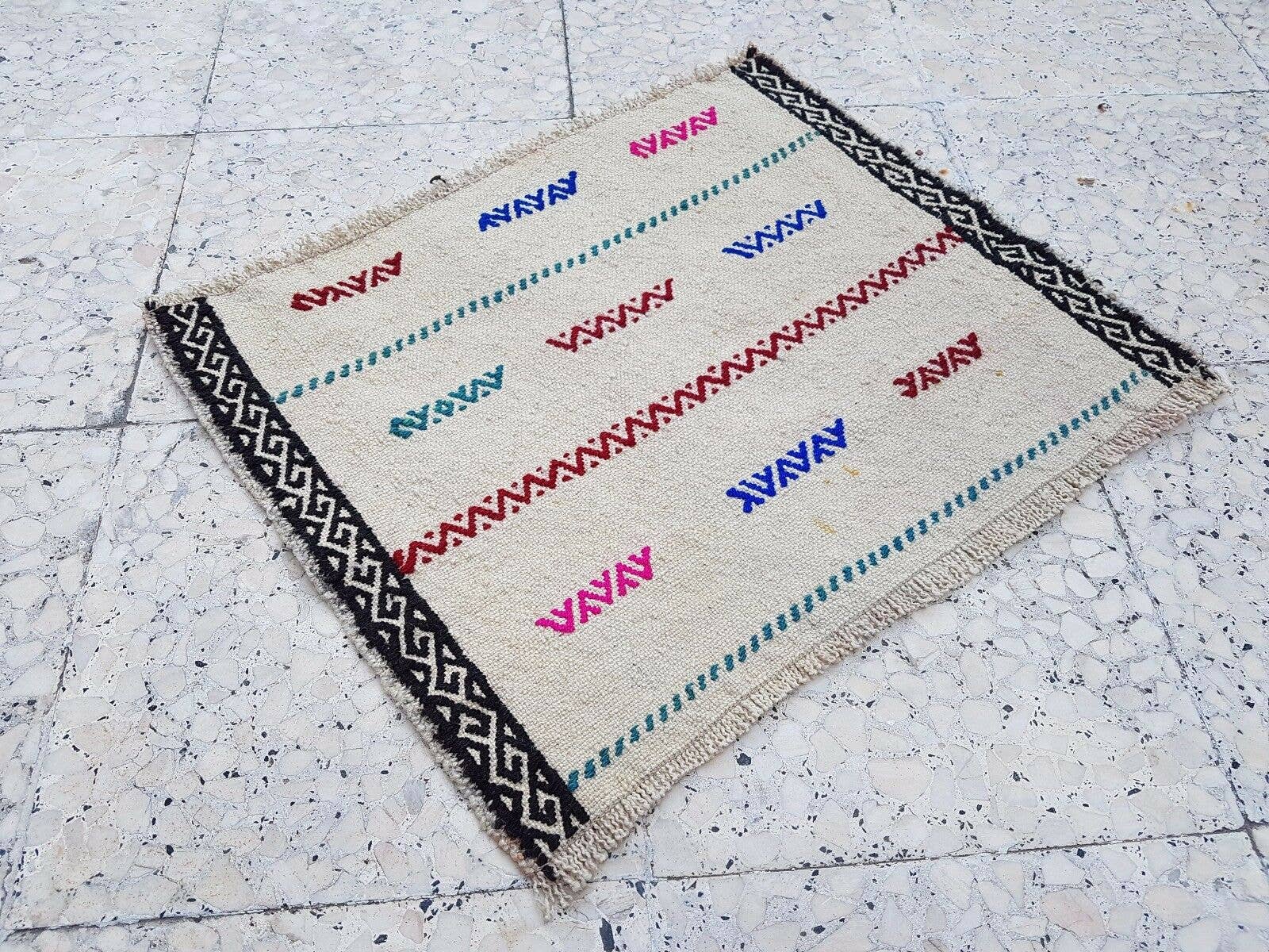 Vintage Turkish Kilim Rug 17'' x 22''