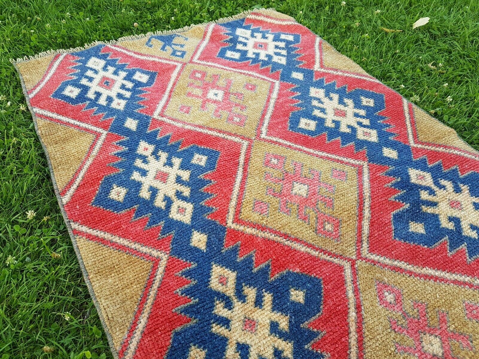 Vintage Turkish Karapinar Rug 2'7'' x 5'5''