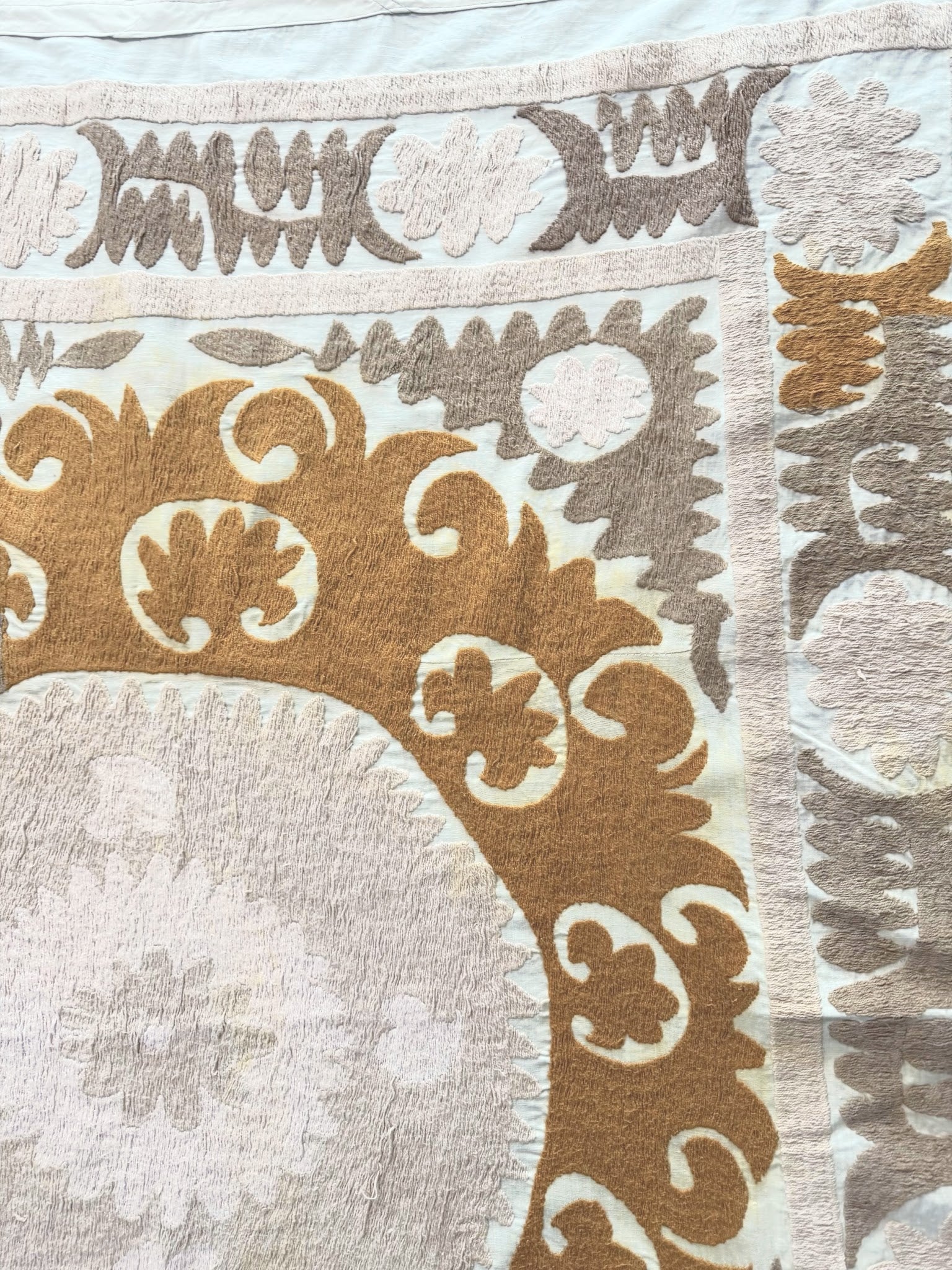 Hand-Embroidered Suzani Wall Hanging & Tablecloth 3'11'' x 4'5''