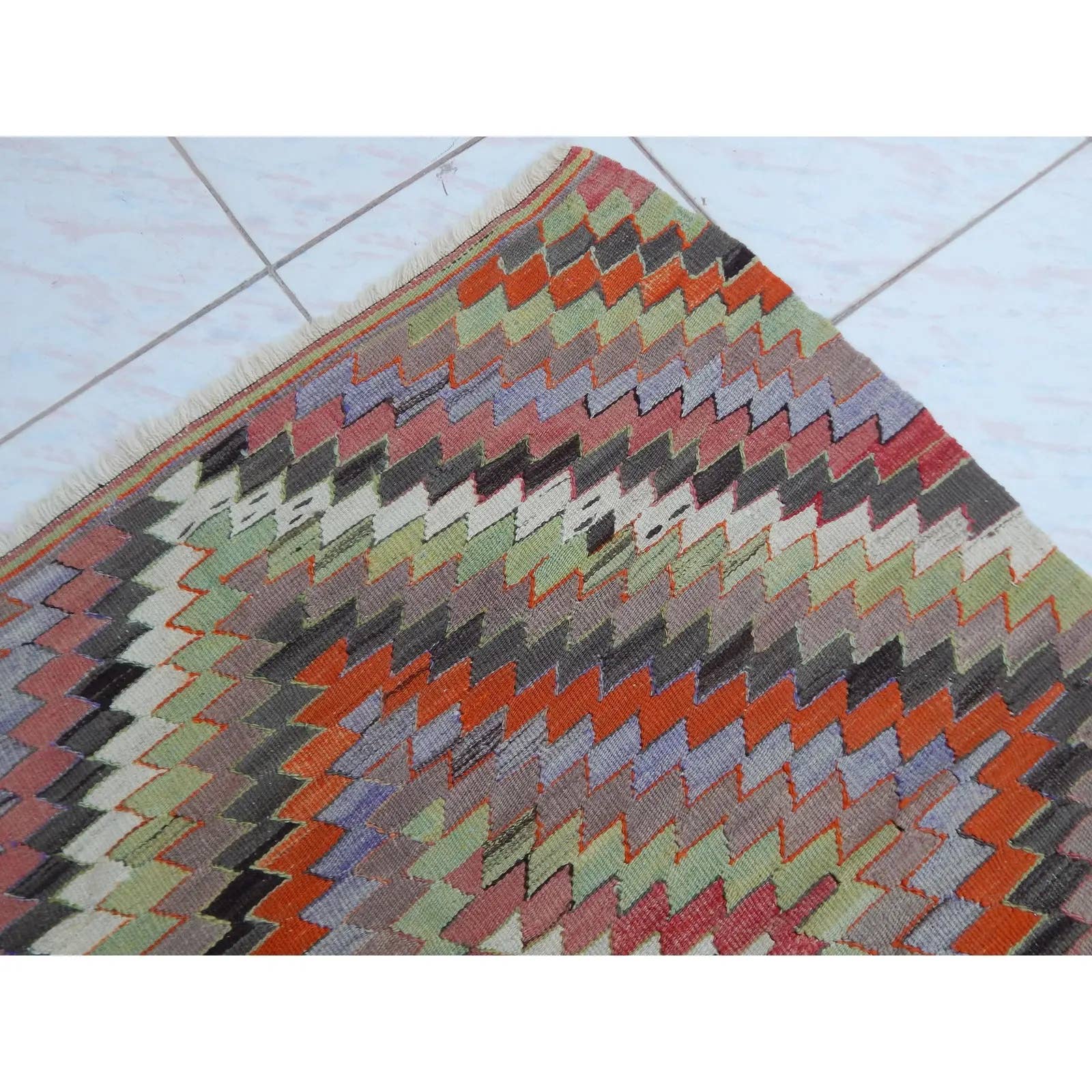 Vintage Turkish Kilim Rug 39'' x 47''