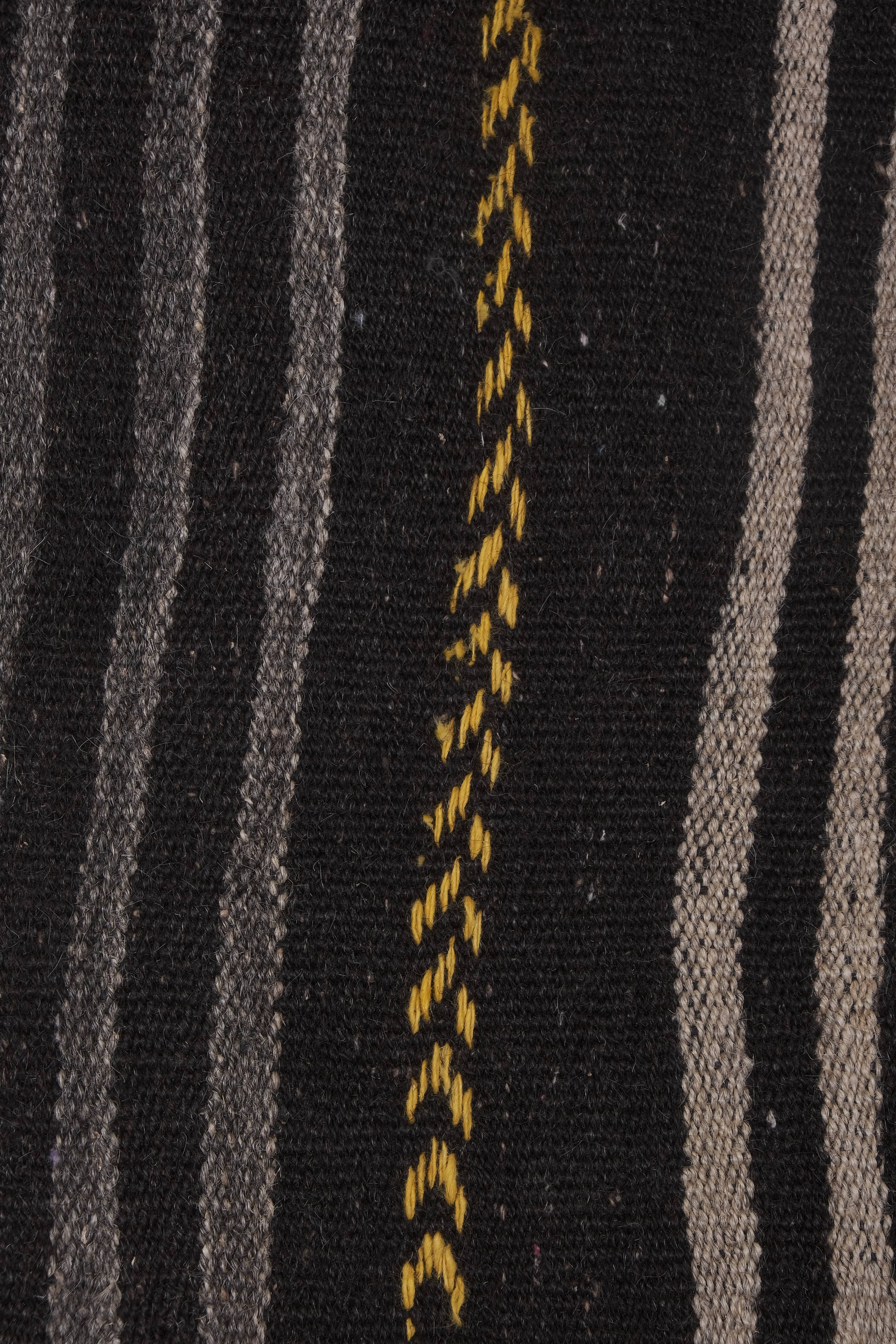 Vintage Turkish Kilim Rug 5'5'' x 11'8''