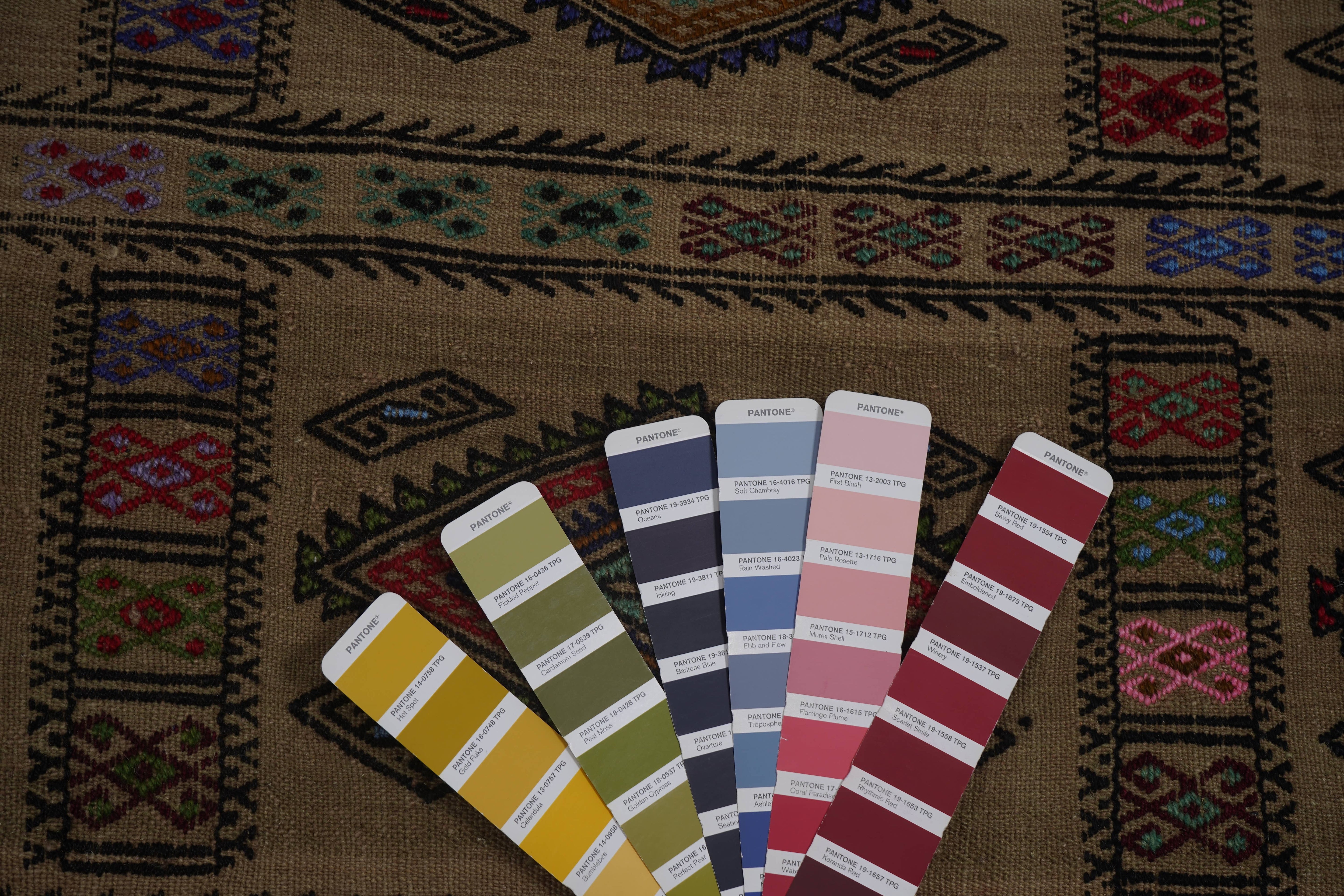 Vintage Turkish Kilim Rug 5'7'' x 7'7''