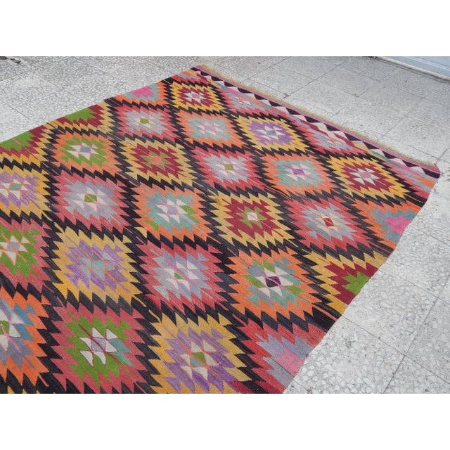 Vintage Turkish Kilim Rug 5'5'' x 9'7''