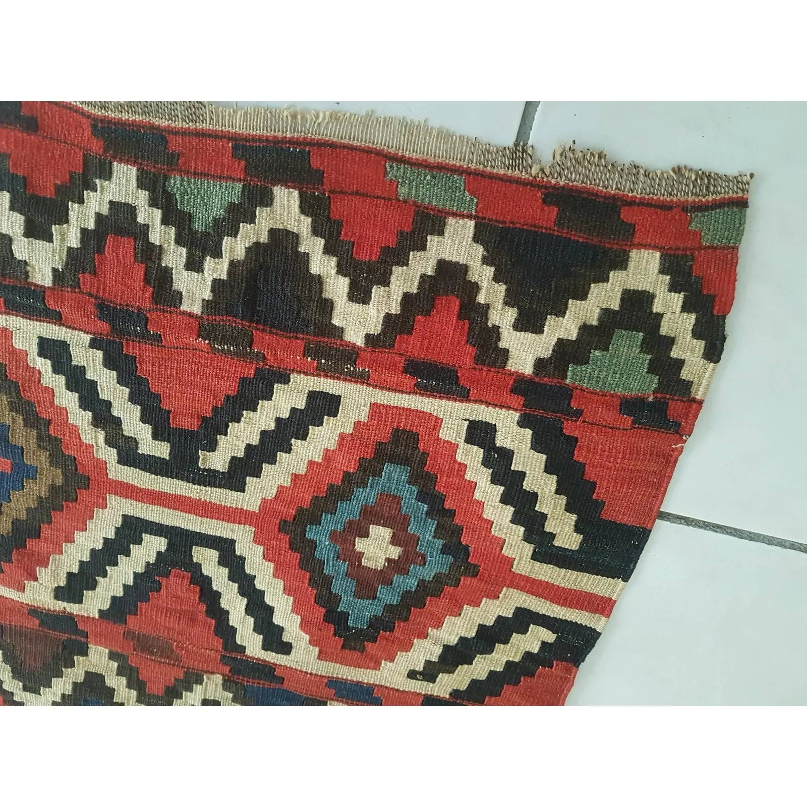 Vintage Turkish Rug 20'' x 23''