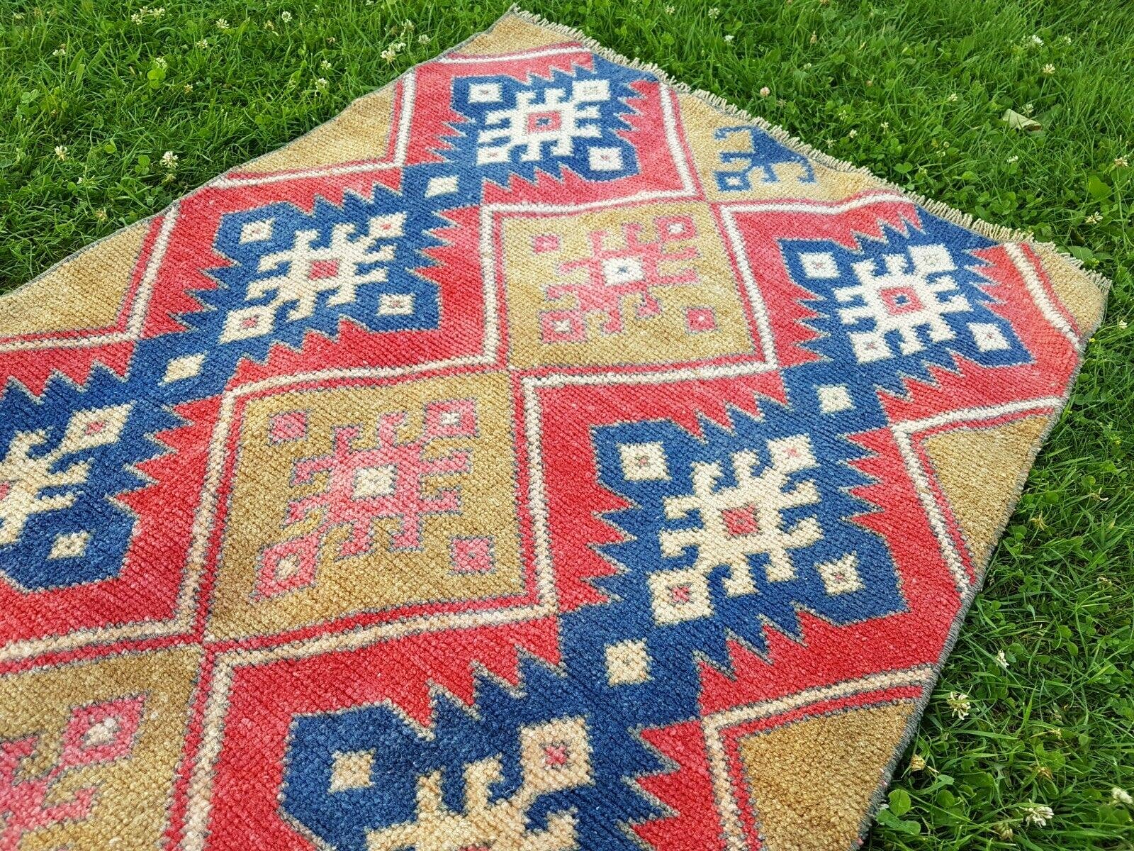 Vintage Turkish Karapinar Rug 2'7'' x 5'5''