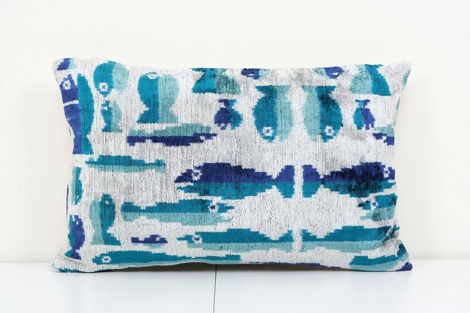 Fish Silk Ikat Velvet Pillow Cover | 16'' x 24''