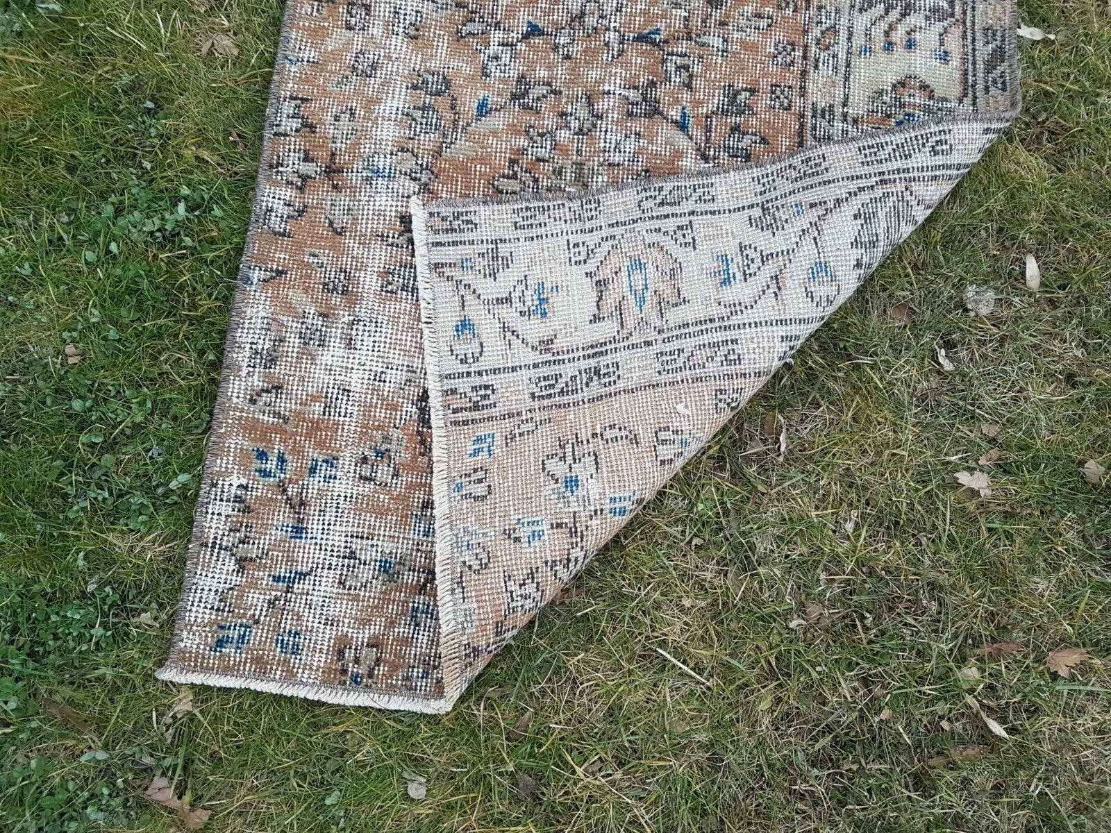 Vintage Turkish Rug 27'' x 51''