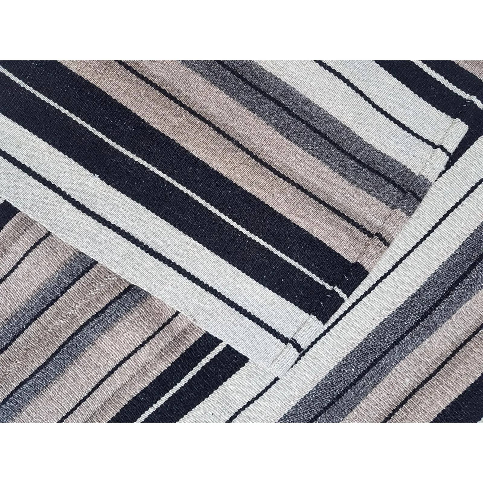 Vintage Turkish Kilim Rug 4'9'' x 9'3''