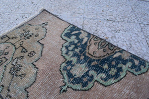 Vintage Turkish Rug 24'' x 34''