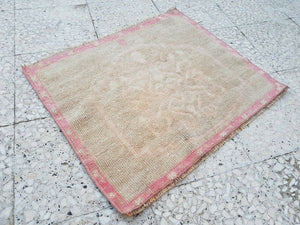 Vintage Oushak Rug 23'' x 28''