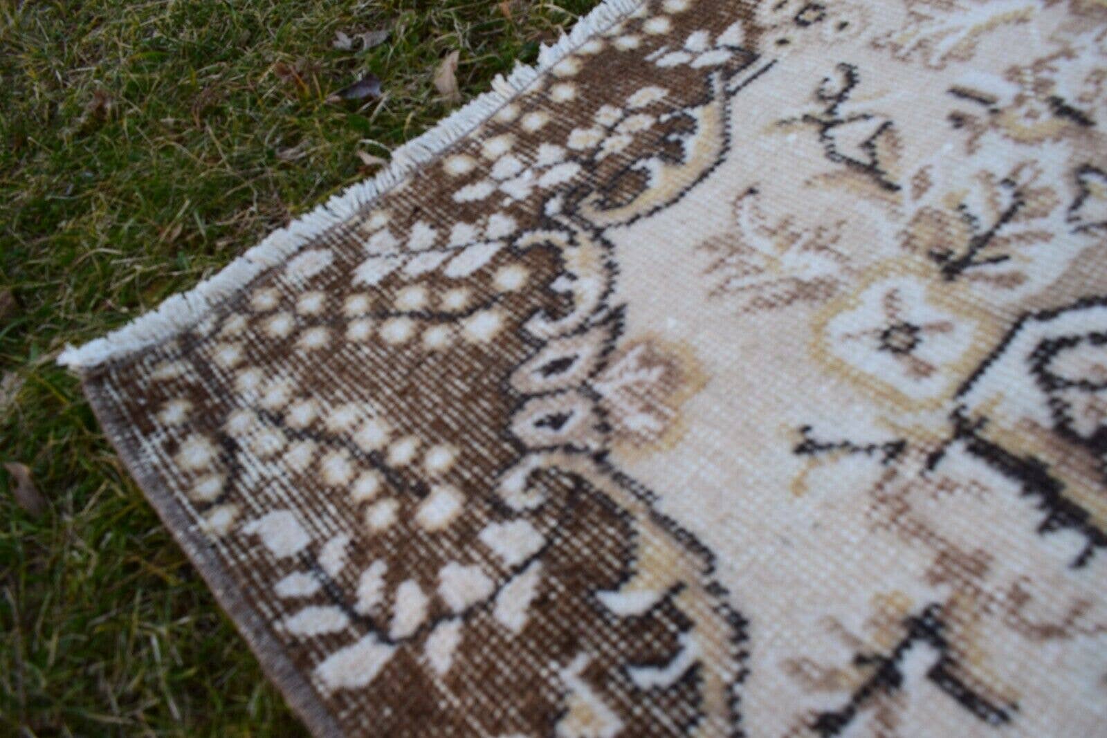 Vintage Turkish Rug 3'10'' x 6'8''
