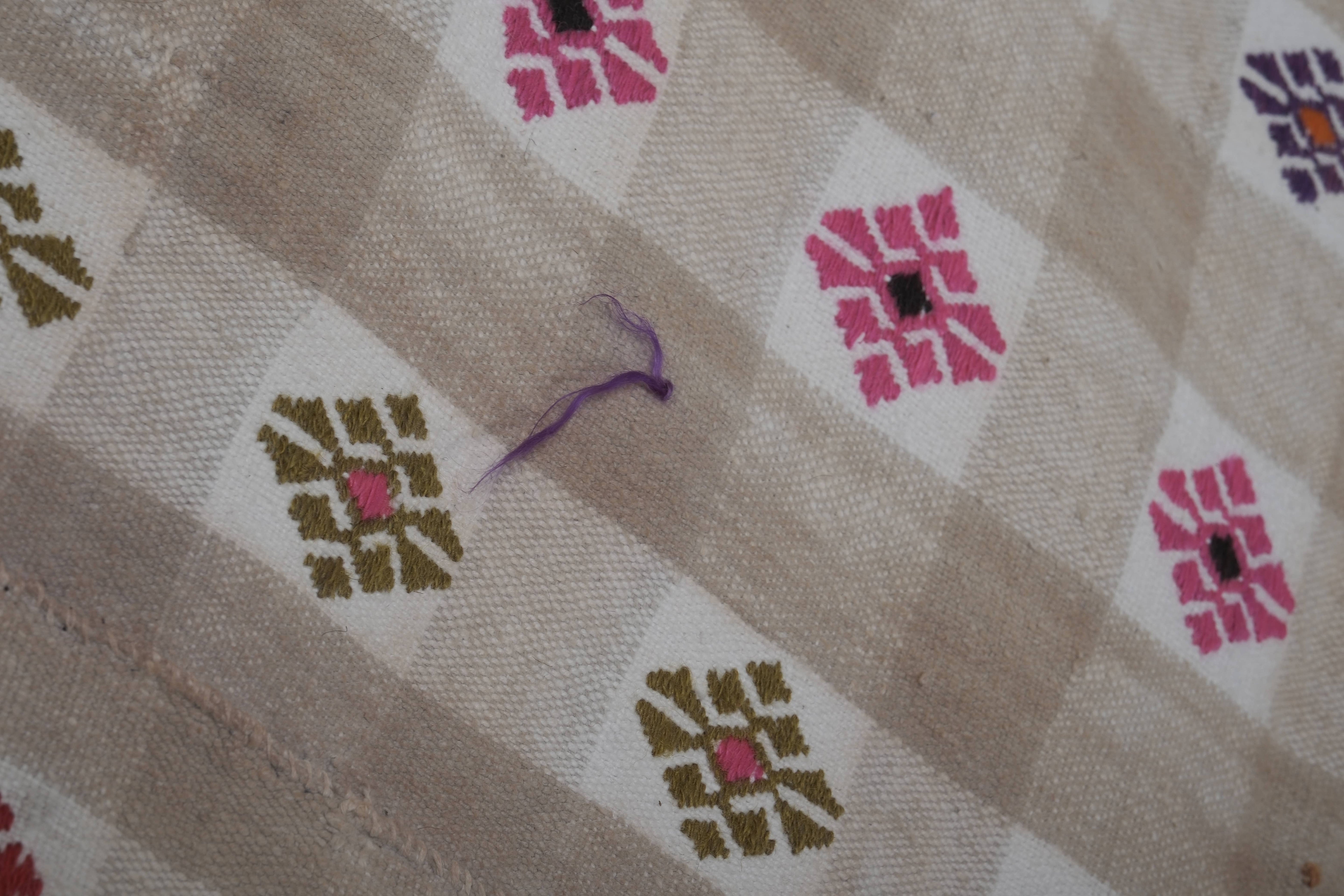 Vintage Kilim Rug 6' x 8'2''