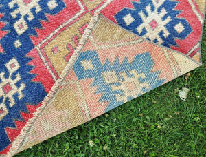 Vintage Turkish Karapinar Rug 2'7'' x 5'5''