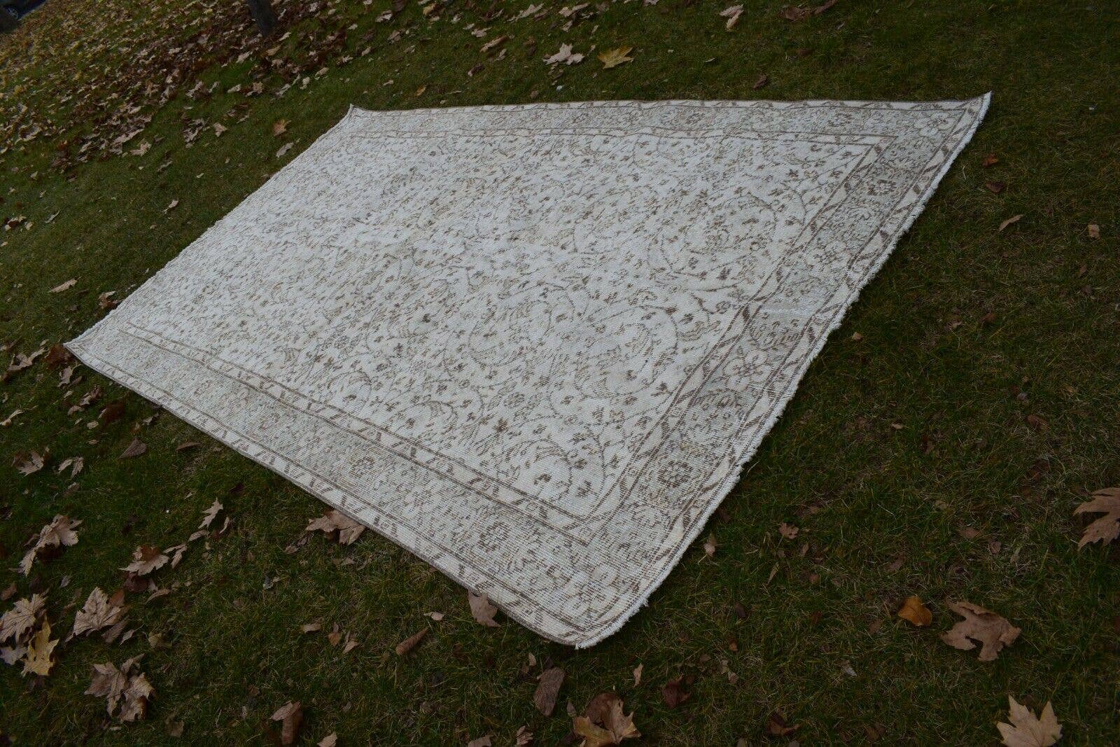 Vintage Oushak Rug 5'6'' x 9'6''