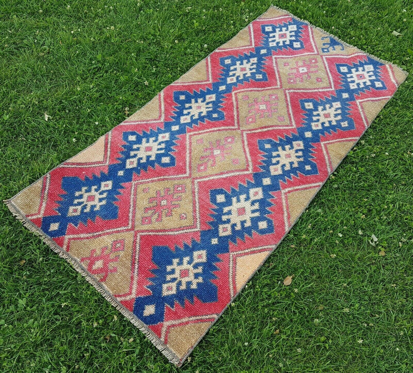 Vintage Turkish Karapinar Rug 2'7'' x 5'5''