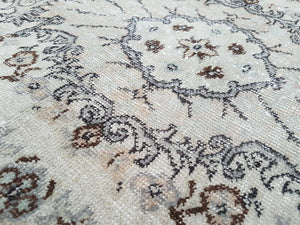 Vintage Turkish Rug 4' x 7'3''