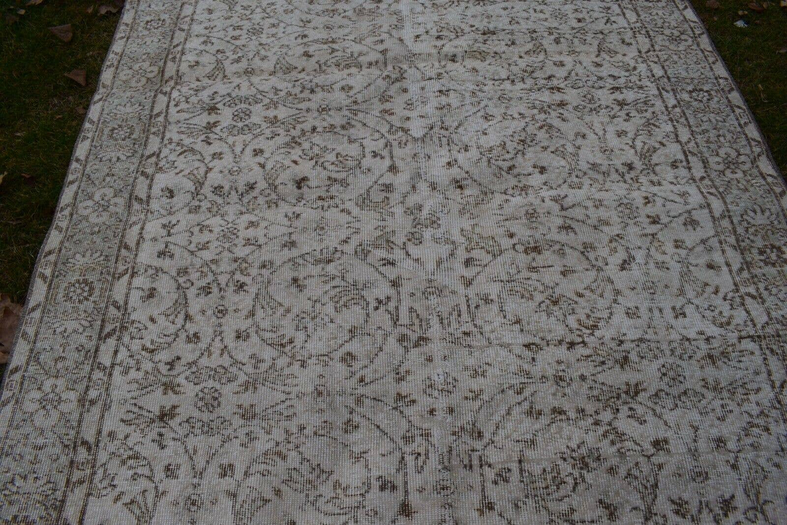 Vintage Oushak Rug 5'6'' x 9'6''