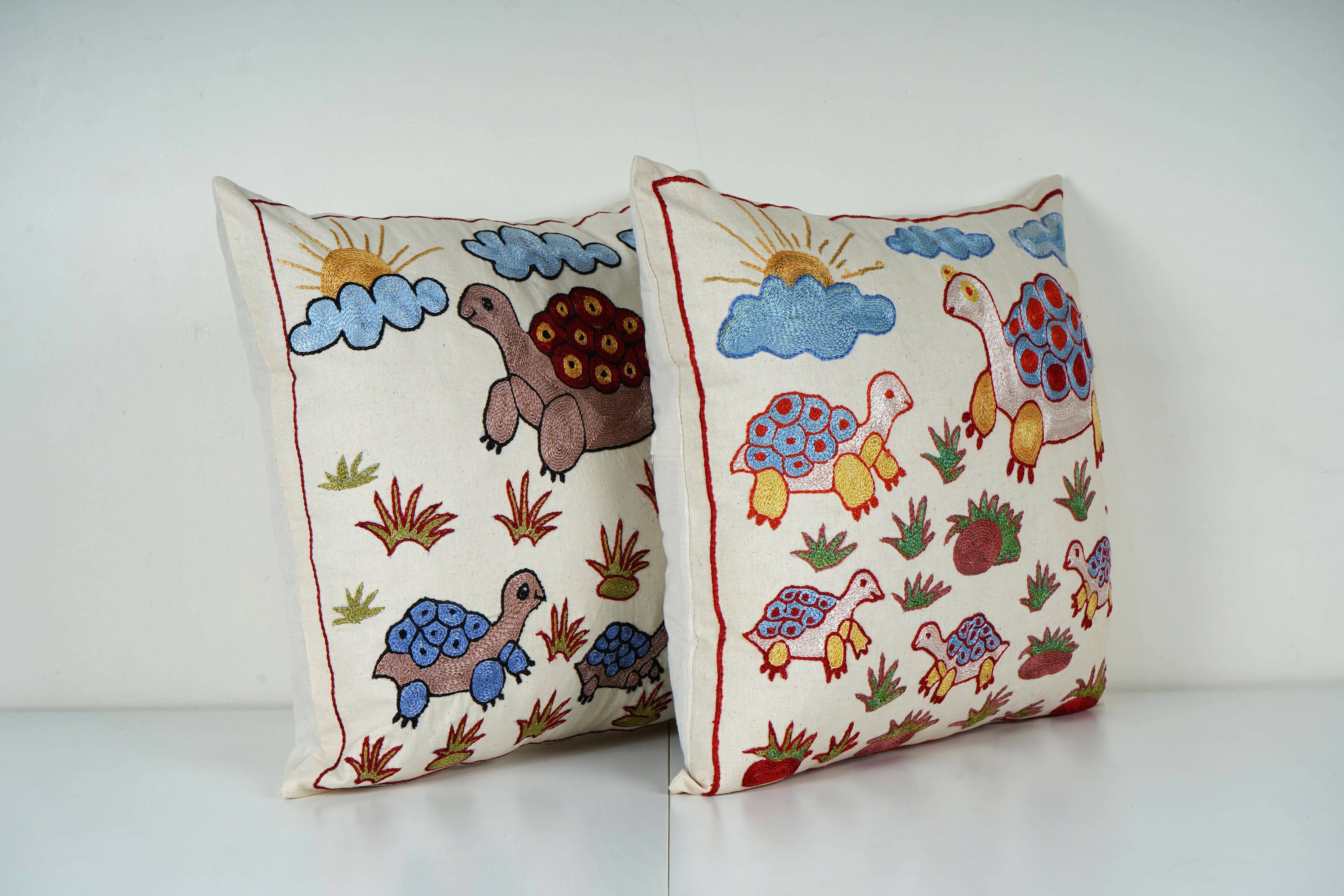 Turtle Suzani Pillow Cover | 18'' x 19''