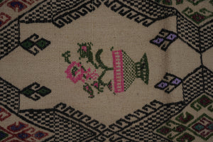 Vintage Turkish Kilim Rug 5'6'' x 7'6''