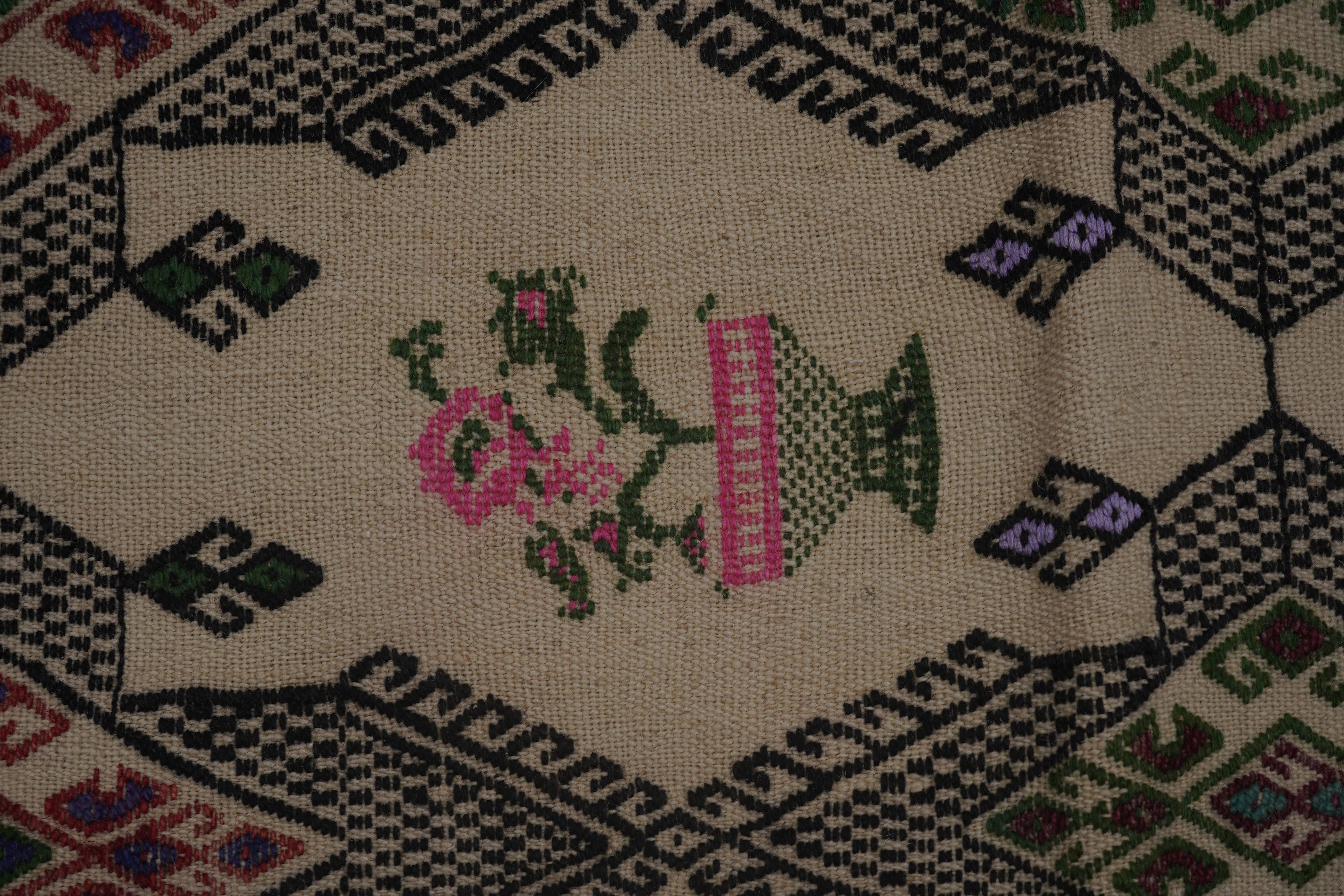 Vintage Turkish Kilim Rug 5'6'' x 7'6''