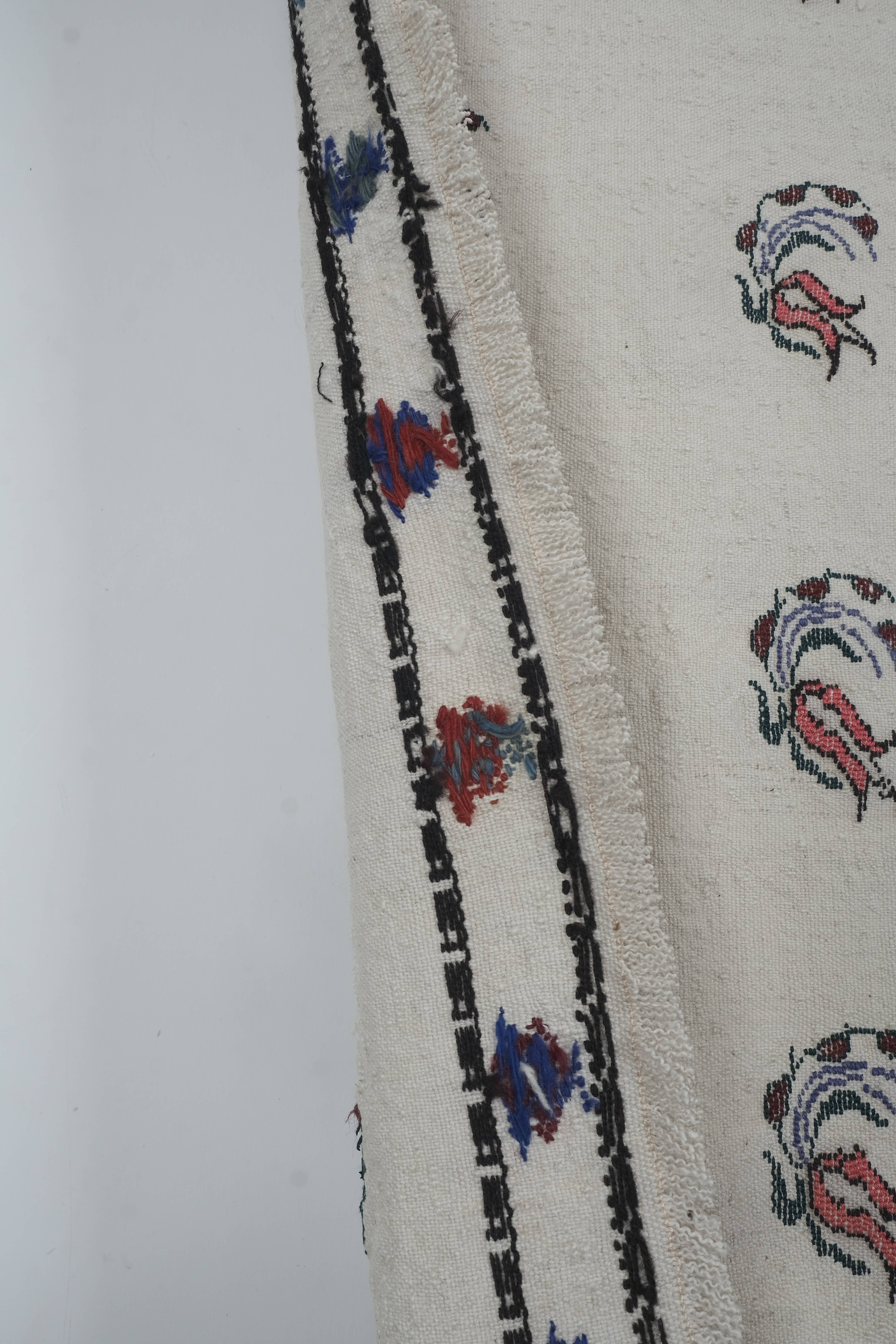 Vintage Turkish Kilim Rug 5'1'' x 6'11''