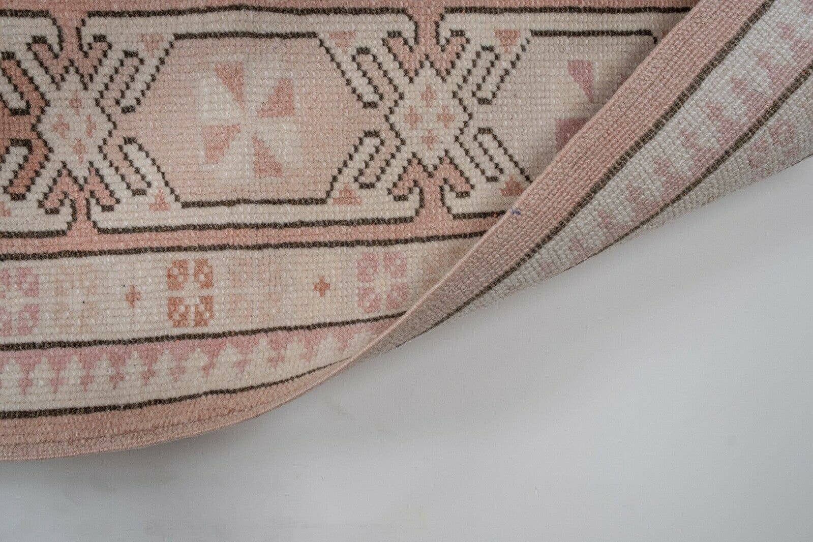 Vintage Turkish Kilim Rug 5'9'' x 7'5''