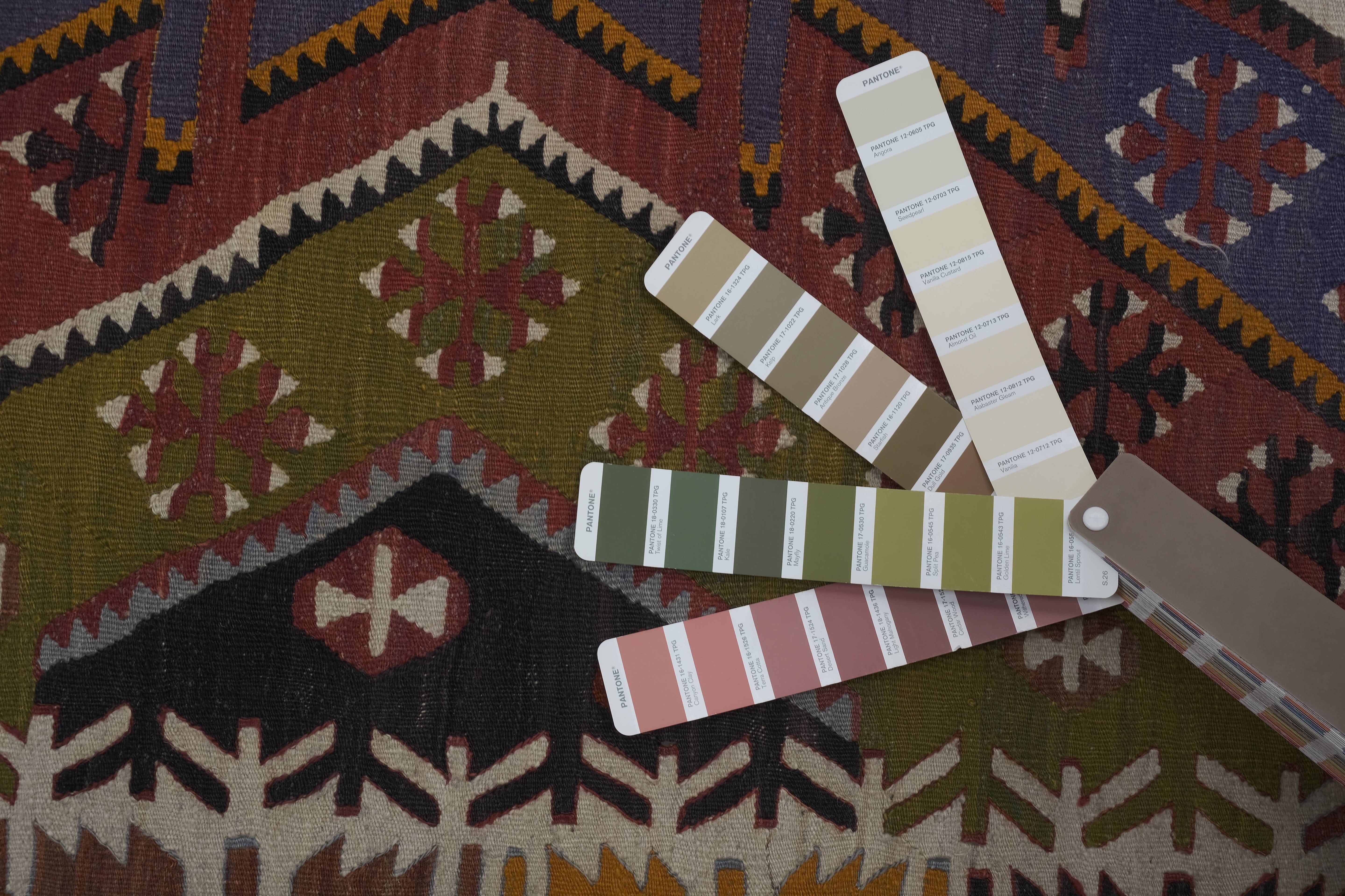 Vintage Turkish Anatolian Kilim Rug 4'11'' x 11'11''