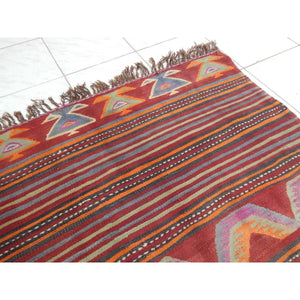 Vintage Turkish Kilim Rug 4'6'' x 5'6''