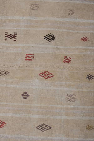 Vintage Turkish Kilim Rug 4'1'' x 6'9''